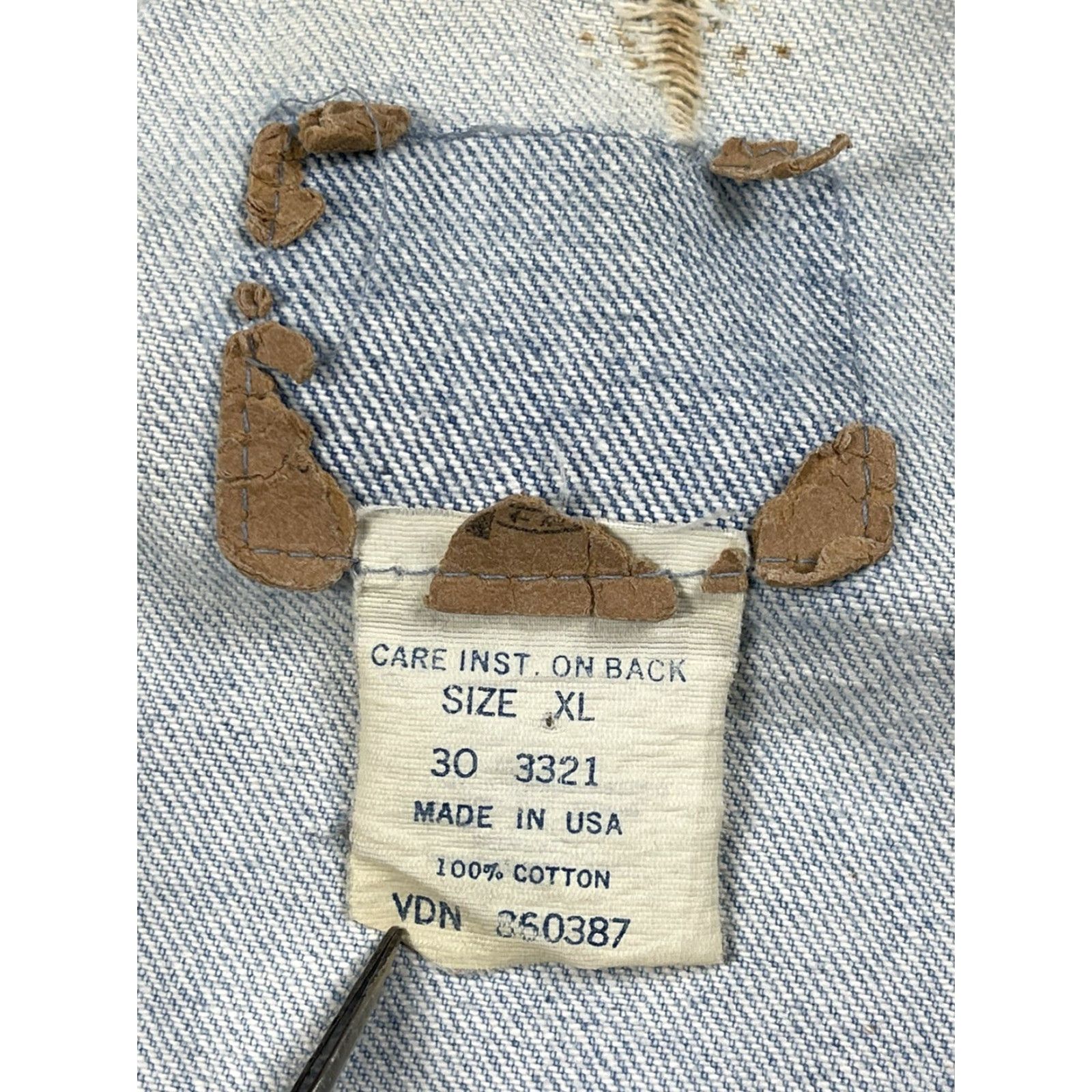 Gap VINTAGE Gap Denim Jeans Jacket Trucker Light Distressed Blue XL Mens American Classic 90s Jacket Denim/Coat Size US 36 / EU 52 - 2 Thumbnail
