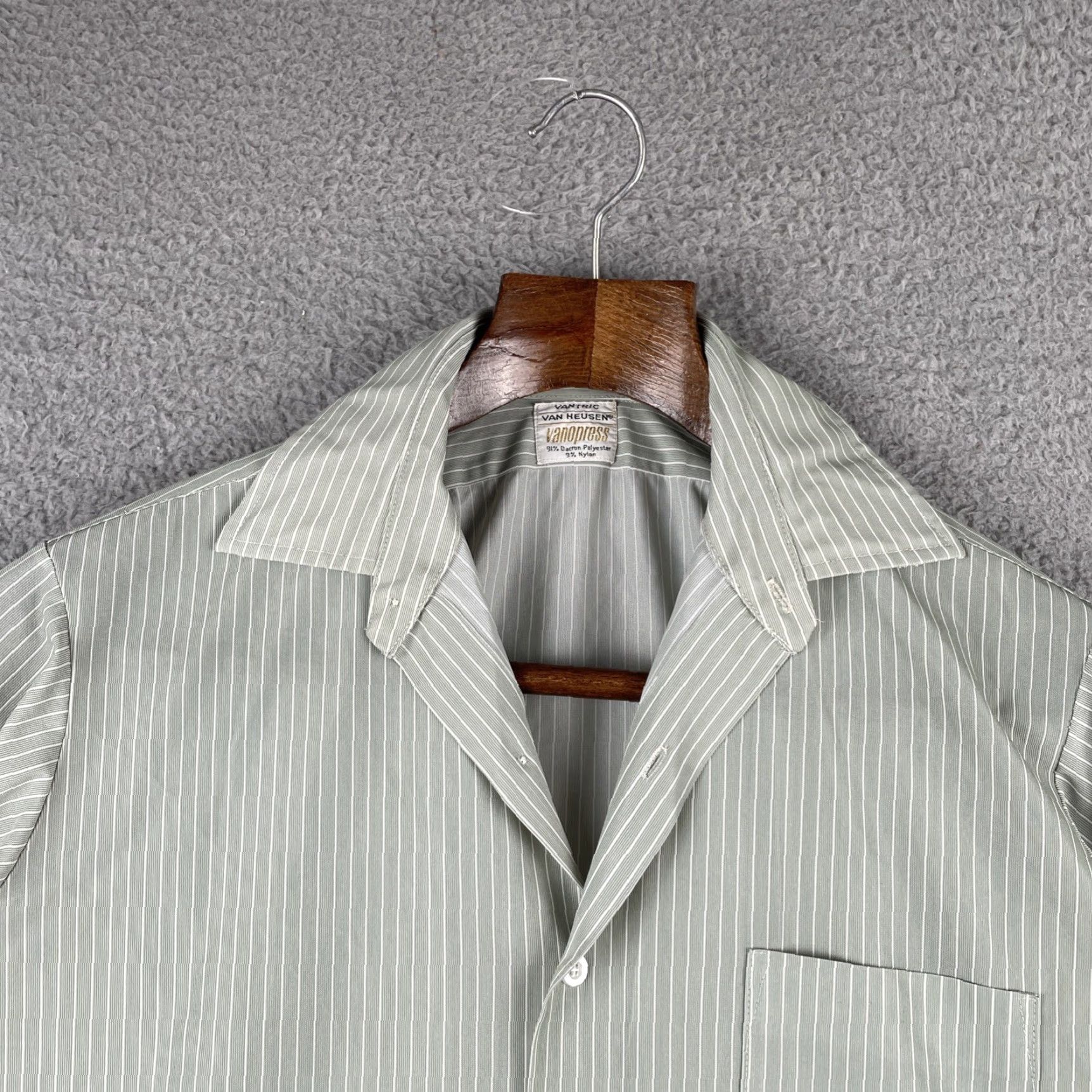 Van Heusen VINTAGE Van Heusen Shirt Mens Large Button-Up Mossy Green Striped 70s Size US L / EU 52-54 / 3 - 2 Thumbnail