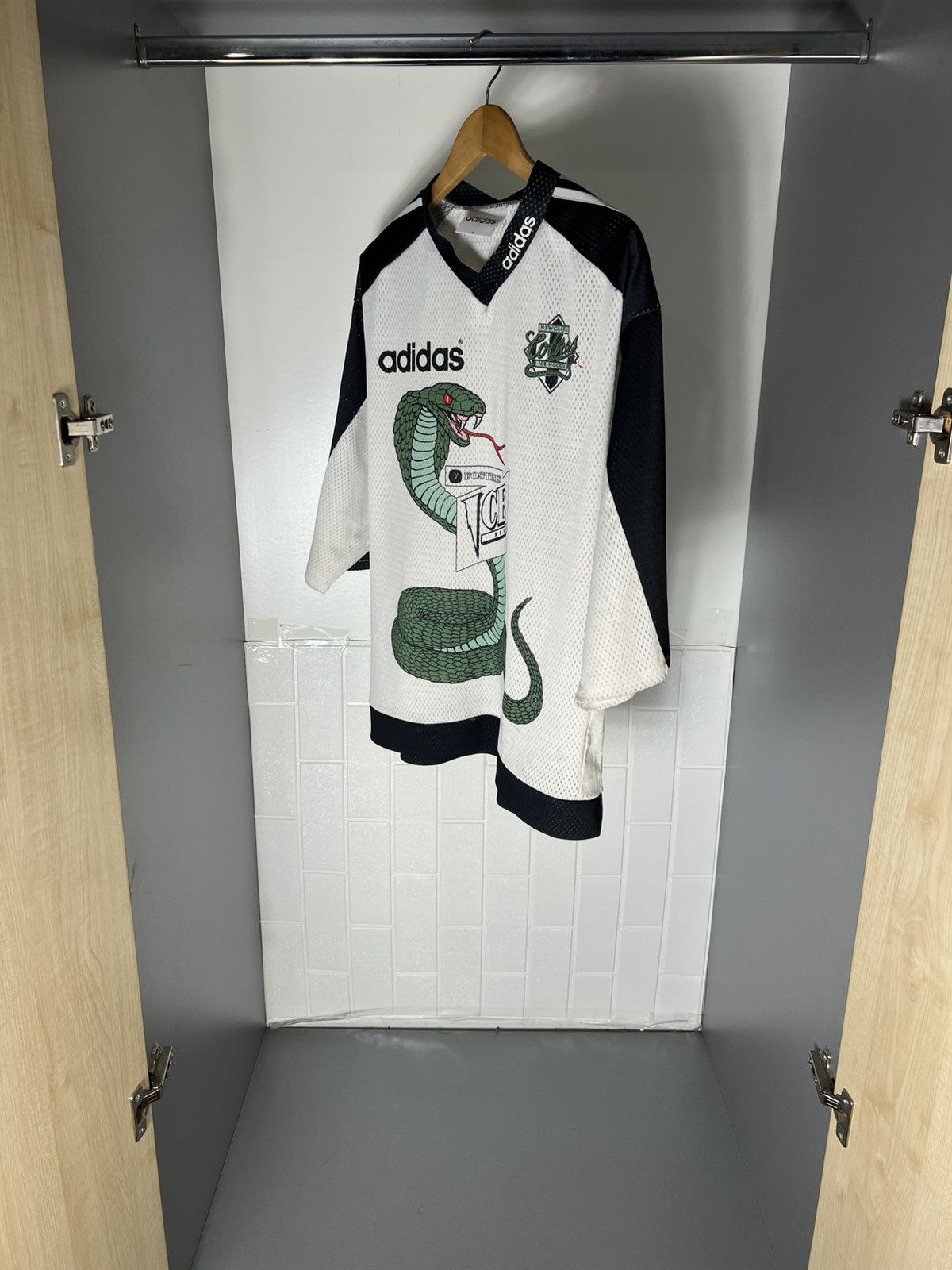 Adidas VINTAGE ADIDAS NEW CASTLE UNITED HOCKEY RETRO JERSEY Y2K 90s Size US S / EU 44-46 / 1 - 7 Thumbnail