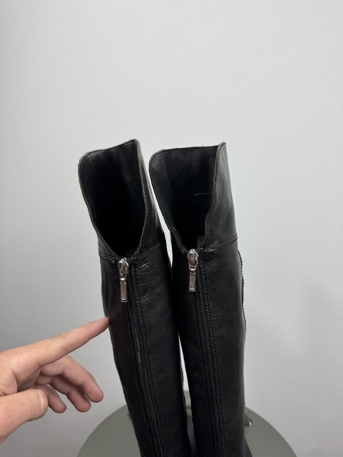 Other Vintage Black Leather High Riding Boots Tall Zip Women’s 40 Size US 9 / IT 39 - 6 Thumbnail