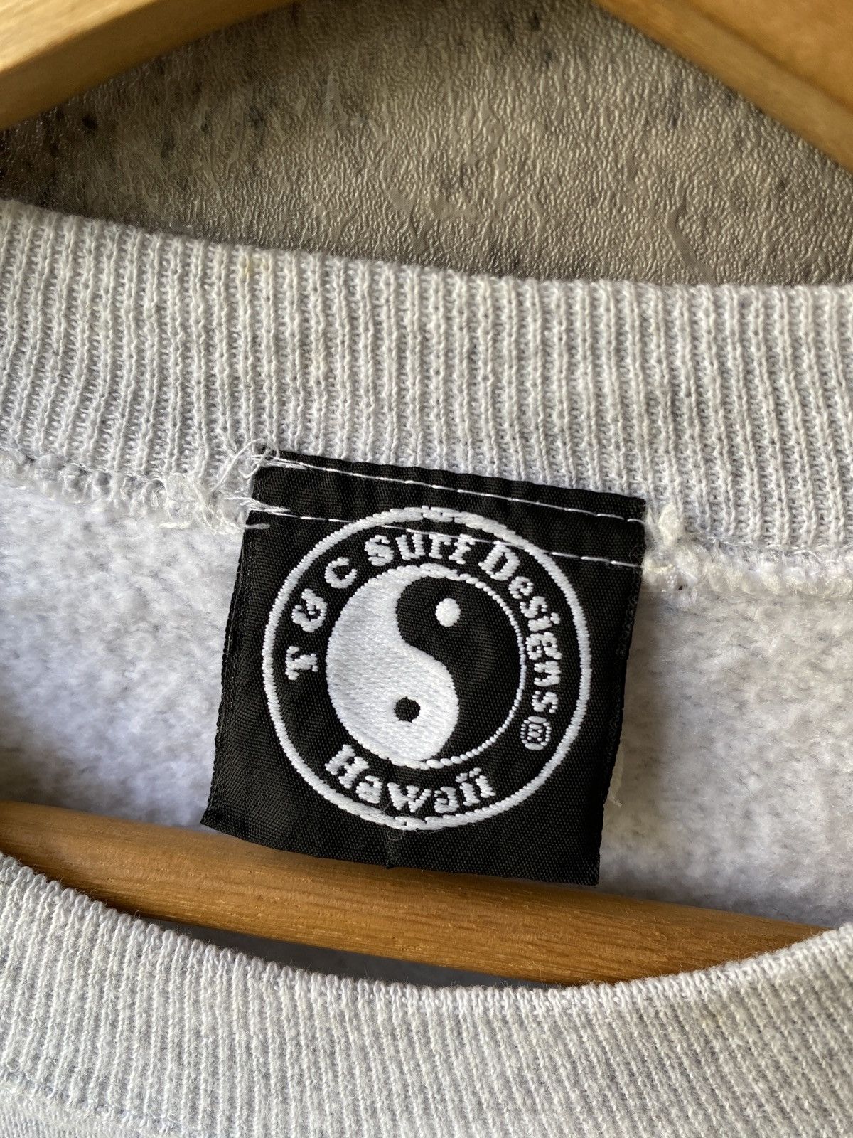 Vintage Vintage 90’s T&C Surfboards Design Sweatshirt Size US L / EU 52-54 / 3 - 12 Thumbnail