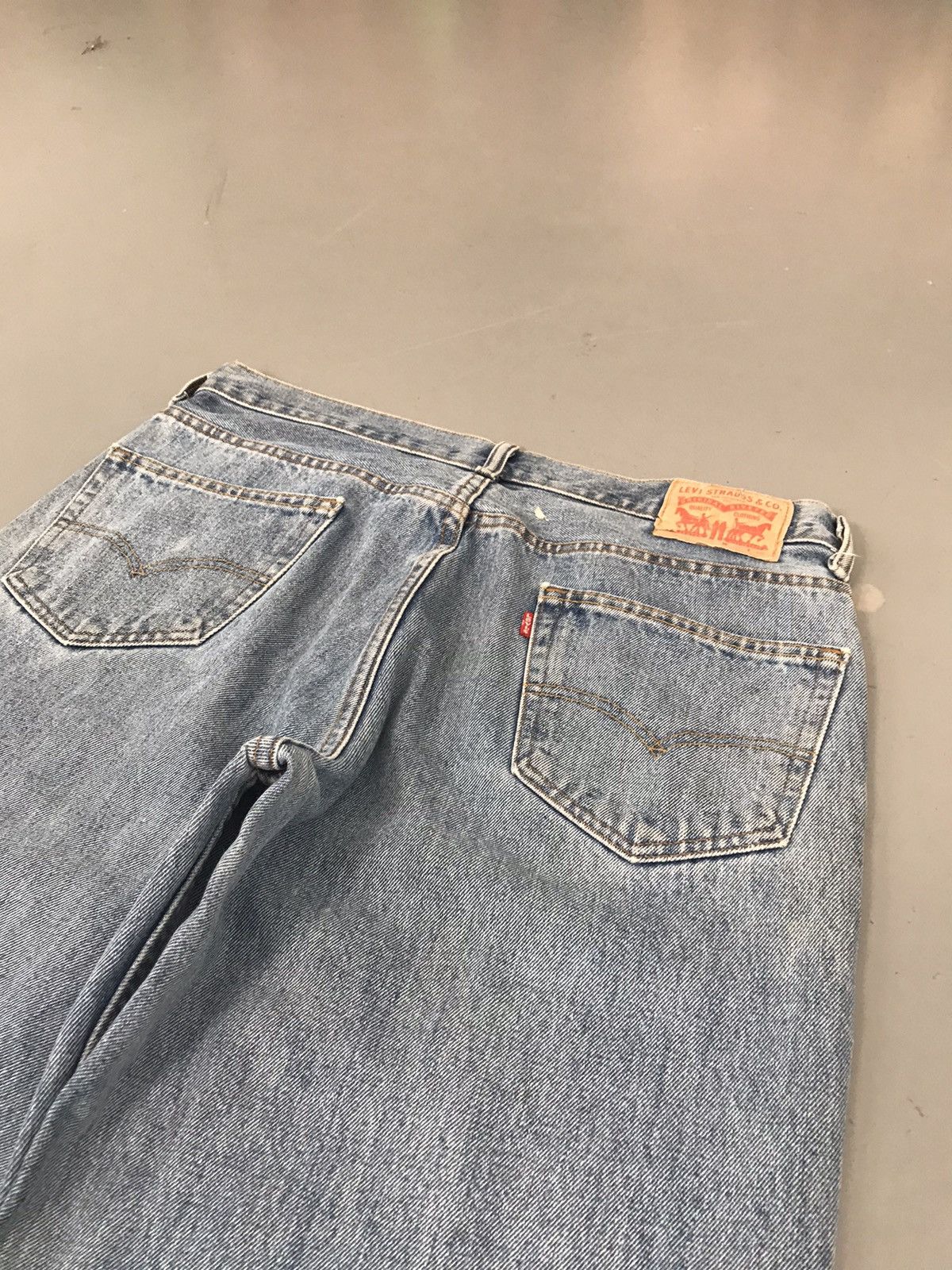 Levi's × Vintage Vintage Levi’s 550 faded baggy fit denim Size US 36 / EU 52 - 9 Thumbnail
