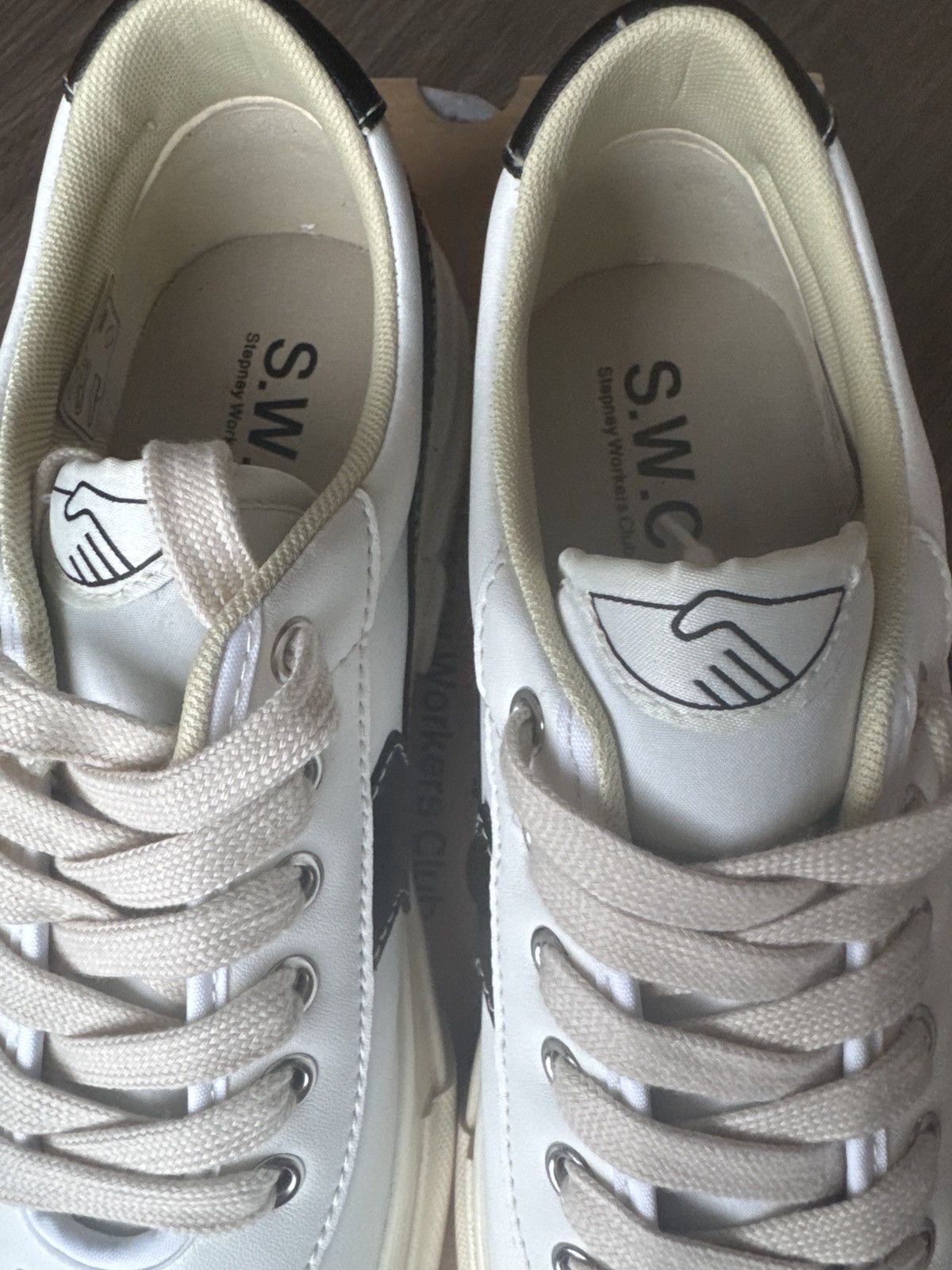 Stepney Workers Club Stepney Workers Club Strike Sneakers Size US 7 / EU 40 - 5 Thumbnail
