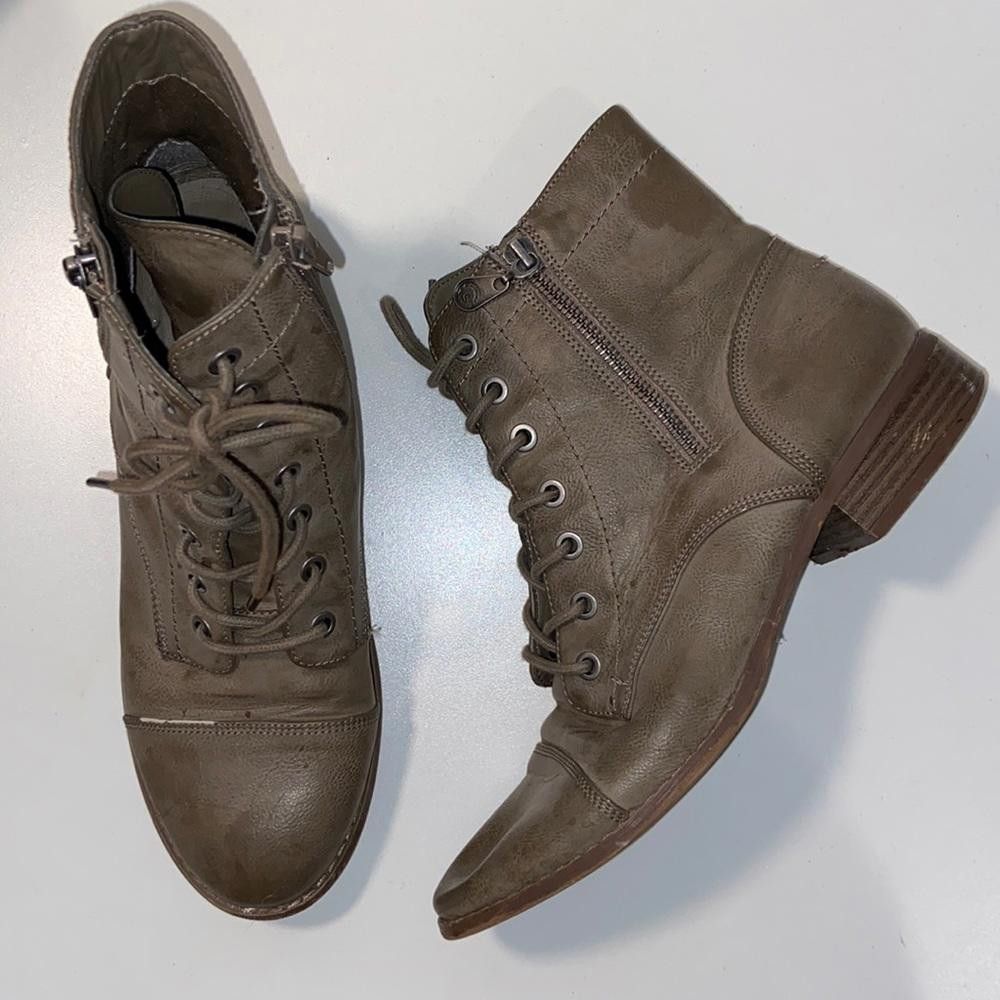 Guess Guess l Y2K Taupe Faux Leather Combat Boots Size 8 Size US 8 / IT 38 - 1 Thumbnail