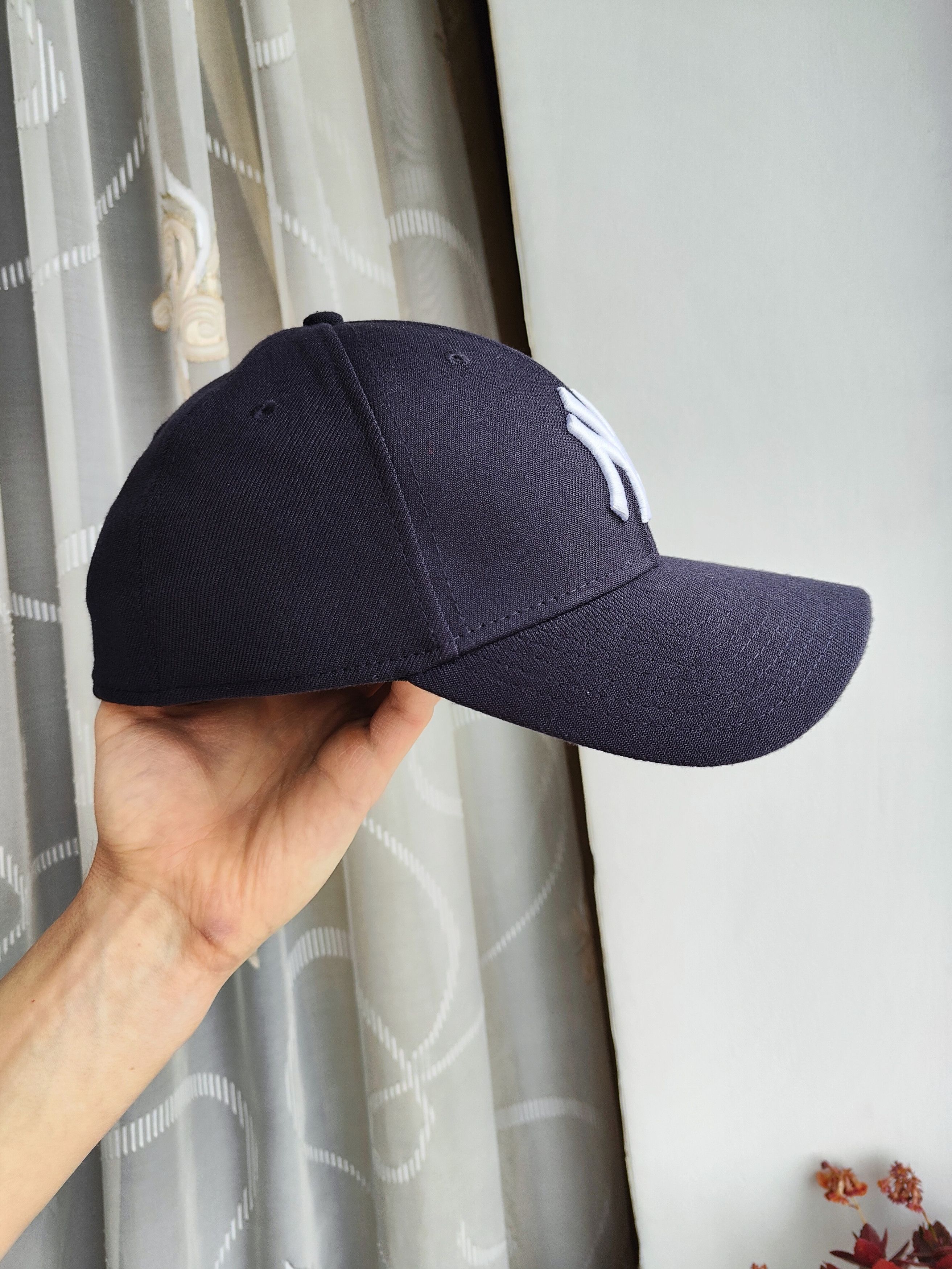 New York Yankees New Era NY Yankees Cap Closed type with elastic band Size ONE SIZE - 4 Thumbnail