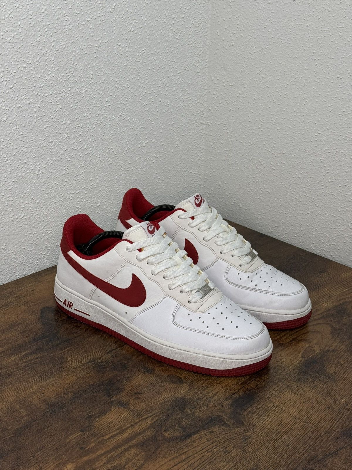 Nike Nike Air Force 1 Low White Gym Red Nubuck Swoosh 2014 Size US 10 / EU 43 - 1 Thumbnail