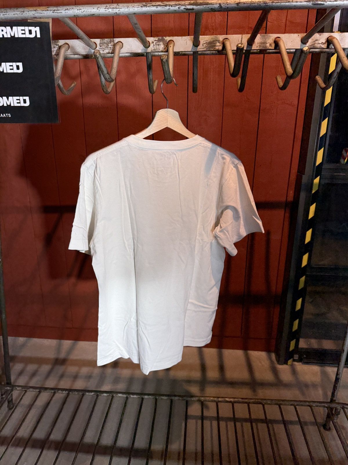 Kaws × Uniqlo Uniqlo x Kaws tee Size US M / EU 48-50 / 2 - 4 Thumbnail
