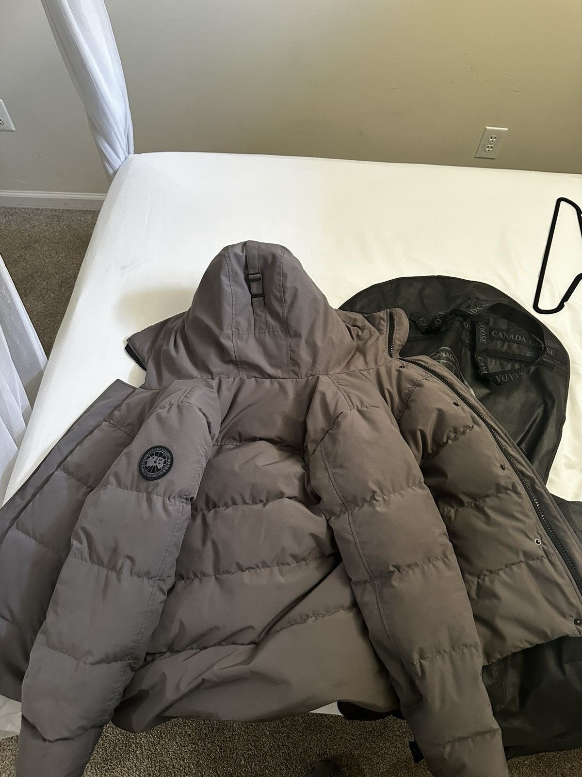 Canada Goose Men’s MacMillan Down Parka Size US L / EU 52-54 / 3 - 5 Thumbnail