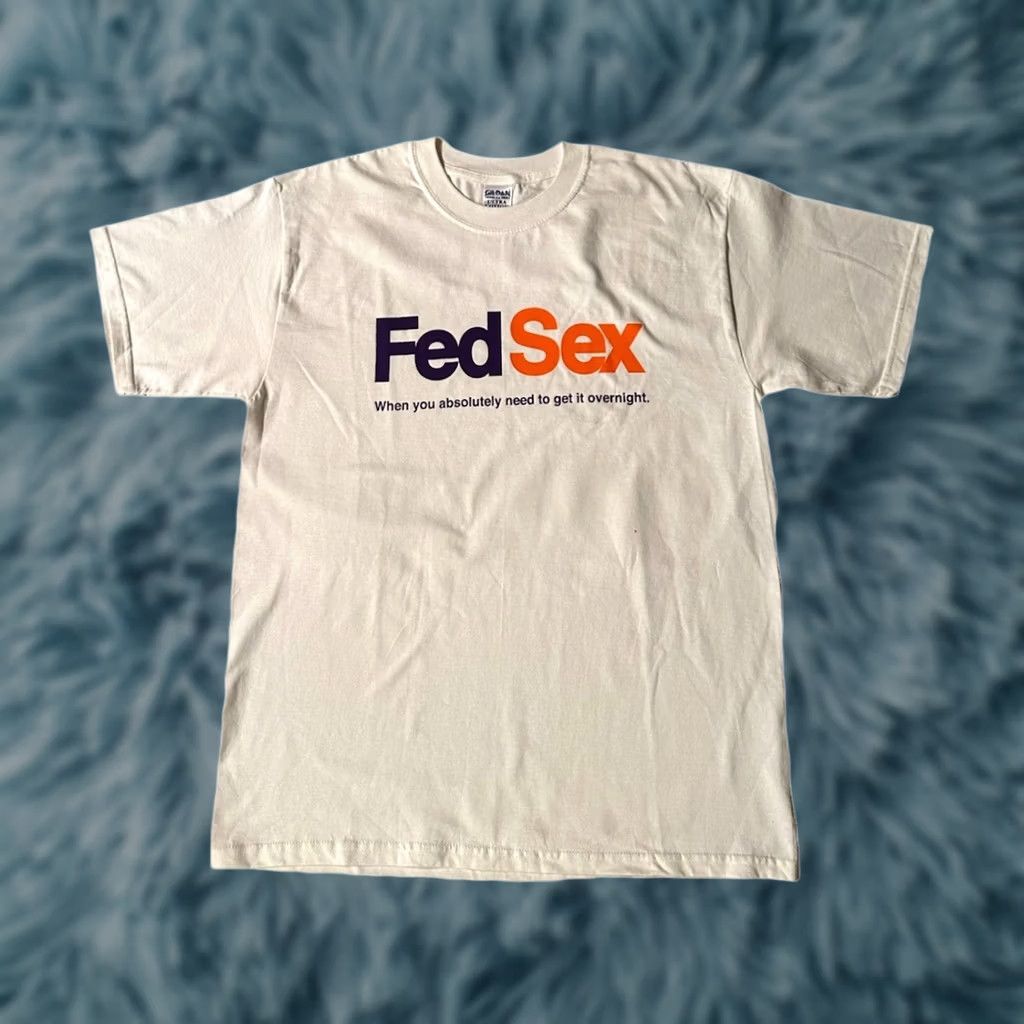 Gildan VINTAGE Gildan T-Shirt Parody 90s The Onion Satire 1990s Crew Neck Short Sleeve White L Men Mens VTG FedSex Overnight Spoof Tee Size US L / EU 52-54 / 3 - 1 Thumbnail