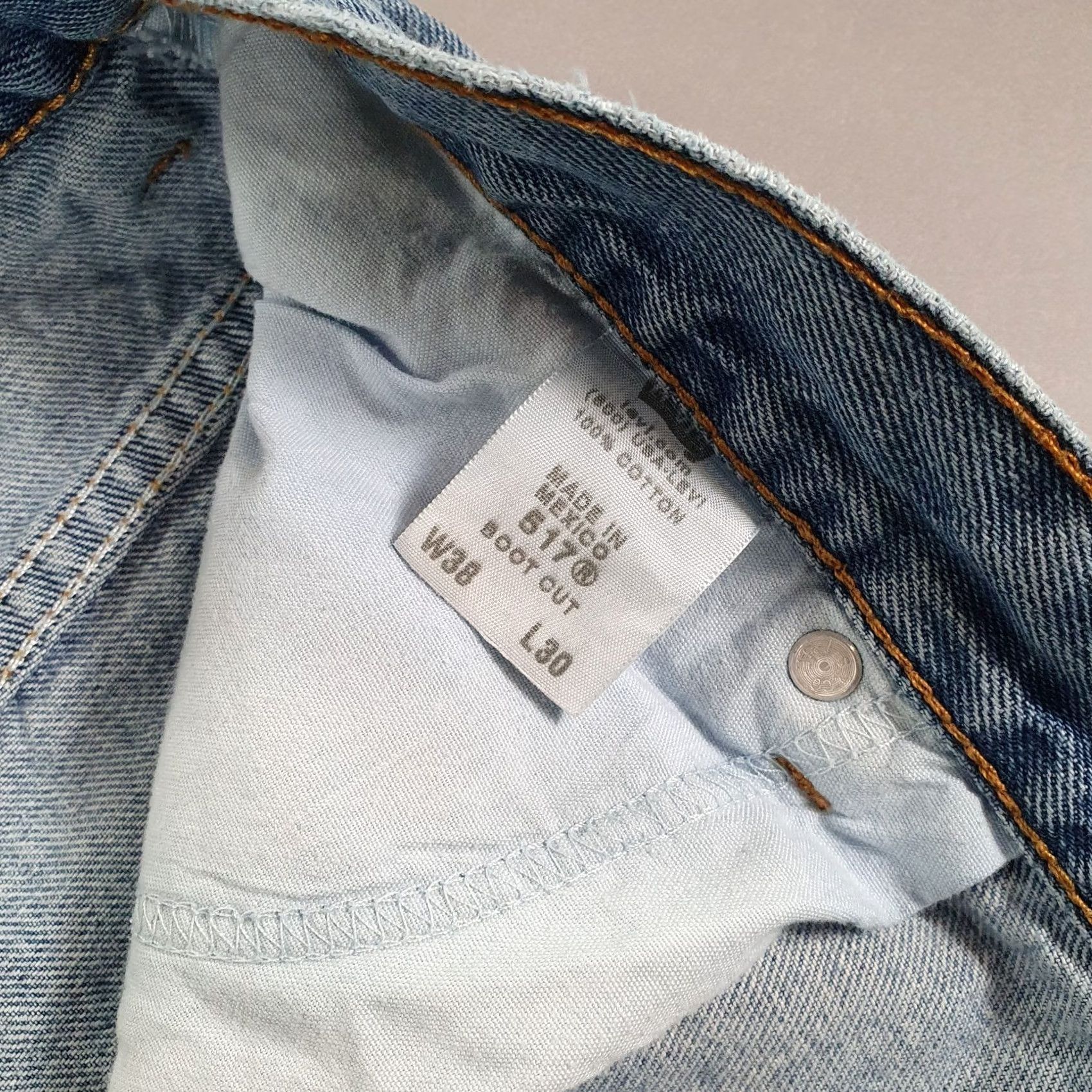 Levi's VINTAGE Levi's 517 Jeans Mens Blue W38 L30 Bootcut Zip Fly 100% Cotton Denim Jeans Men's 5-Pocket Bootcut N/A Size US 38 / EU 54 - 4 Thumbnail