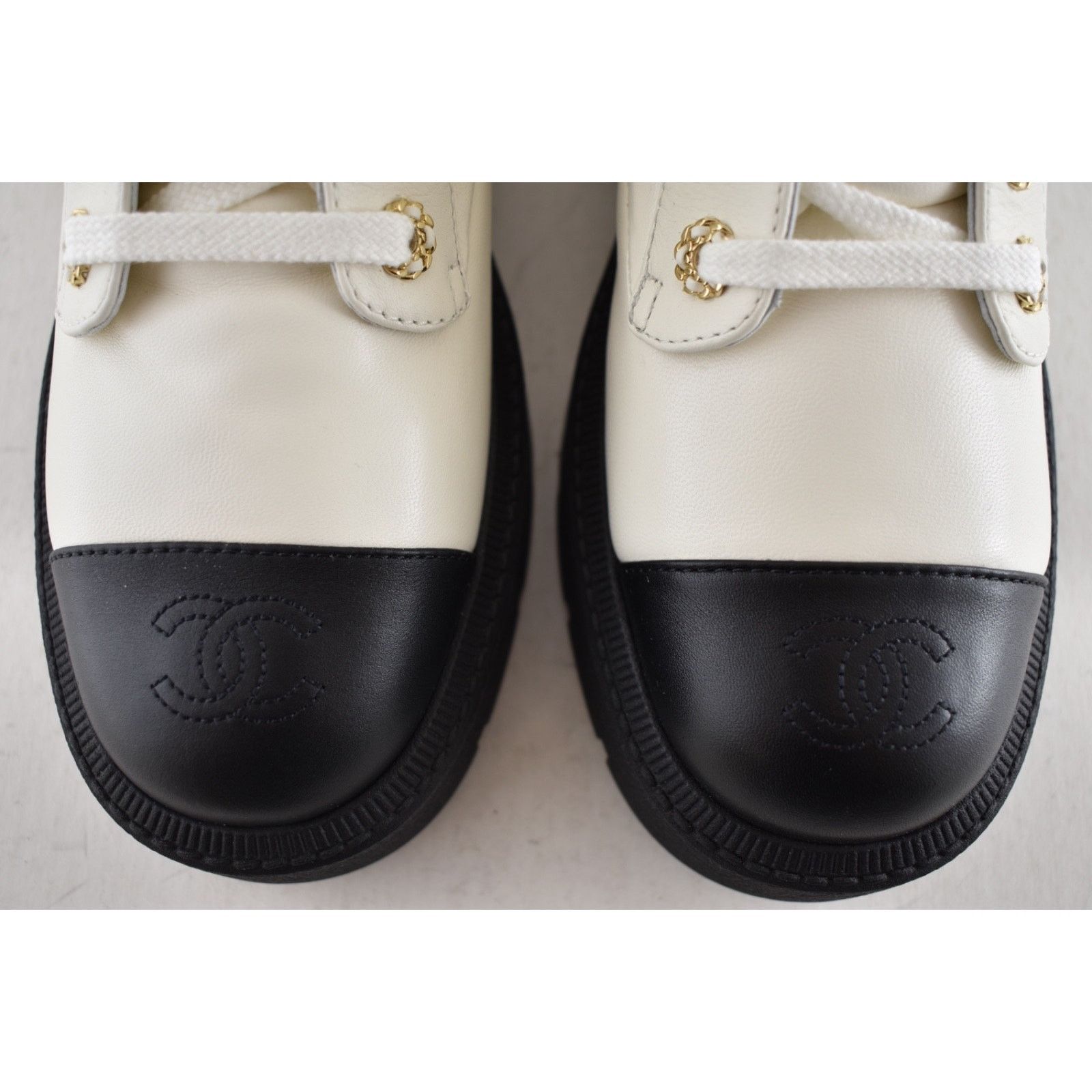 Chanel Chanel 24B White Quilt Gold CC Chain Combat Boots 37c Size US 6 / IT 36 - 16 Thumbnail