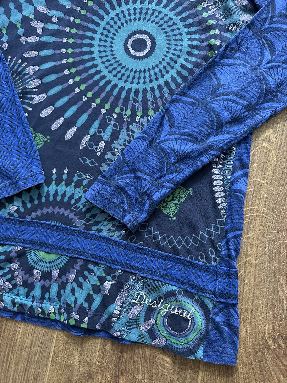 Desigual × Vintage Desigual Blue Printed Cotton V-neck Sweater Size M / US 6-8 / IT 42-44 - 5 Thumbnail
