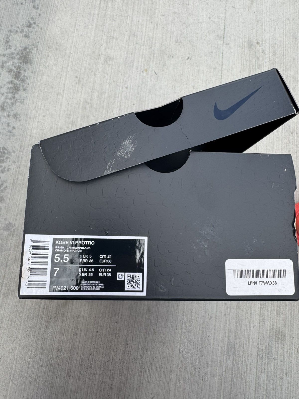 Nike NIKE KOBE 6 PROTRO REVERSE GRINCH SIZE 5.5 M / 7 WOMEN Size US 5.5 / EU 38 - 7 Thumbnail
