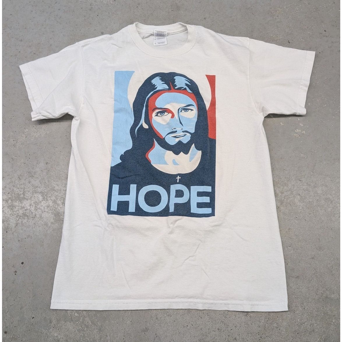 Gildan × Vintage 2000s Jesus HOPE Mathew 12:21 bible t-shirt Size US M / EU 48-50 / 2 - 1 Thumbnail