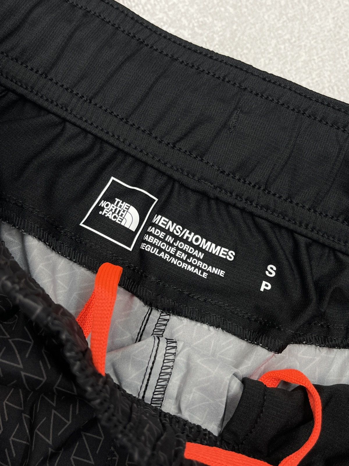 The North Face Mens The North Face Shorts Grey/Black Size S Size US 30 / EU 46 - 6 Thumbnail
