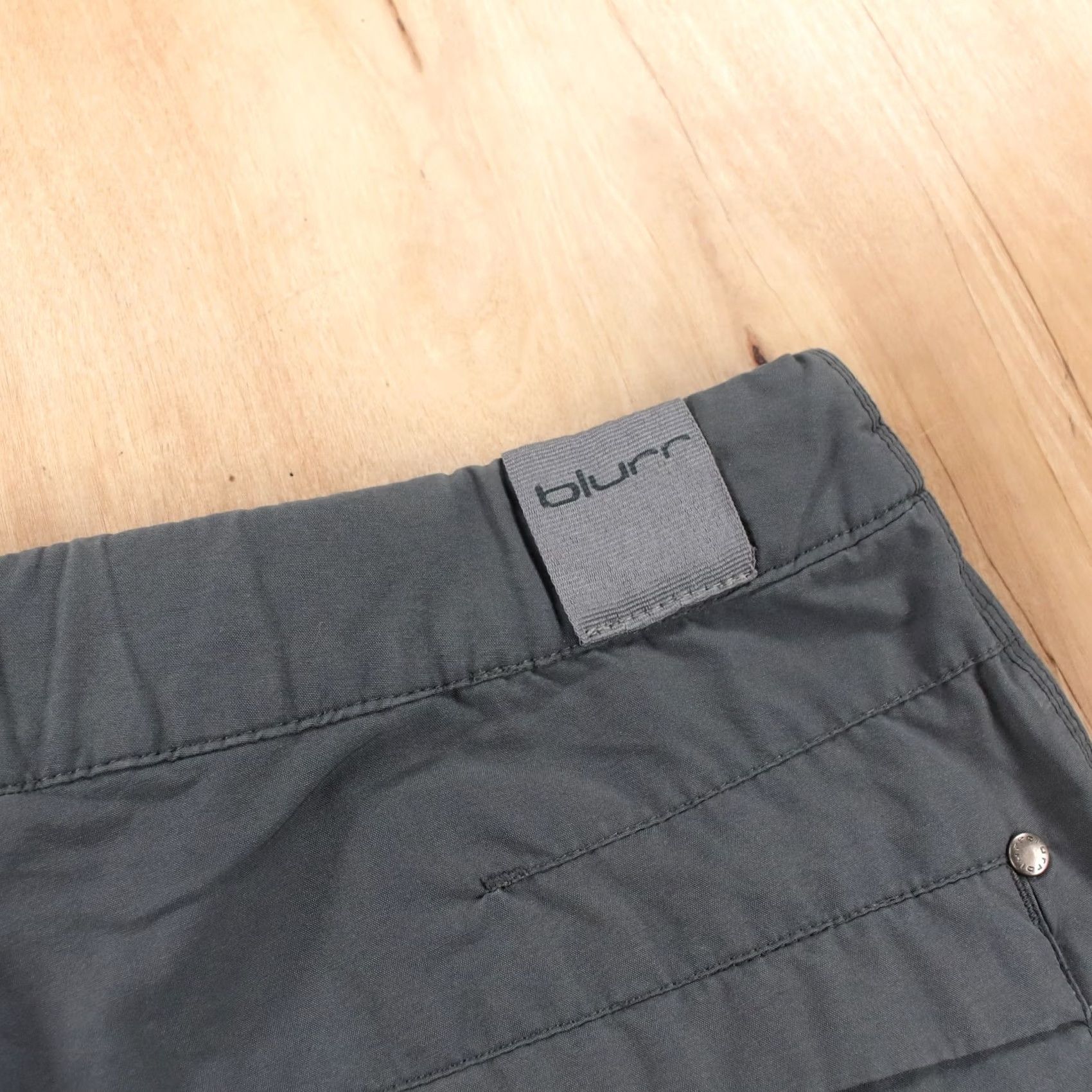 Vintage VTG Blurr Y2K Stretch Tech Pants MEDIUM Gray Cotton Blend Nylon Spandex Chino Pockets Lightweight Adjustable Waistband Mens 33in Inseam Size US 31 - 6 Thumbnail