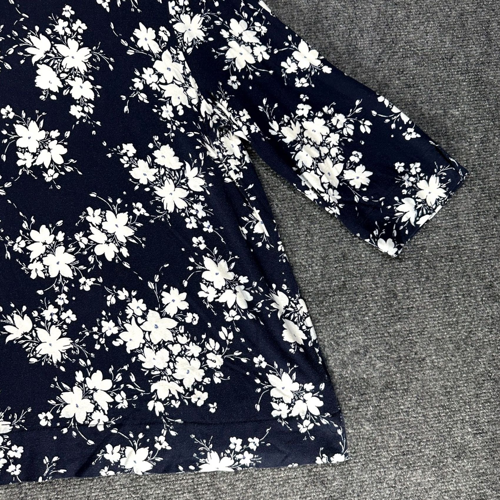 J. Jill J. Jill Top Womens Large Wearever Collection 3/4 Sleeve Navy Blue White Floral Shirt Blouse Casual Travel Modern Womens Size L / US 10 / IT 46 - 3 Thumbnail