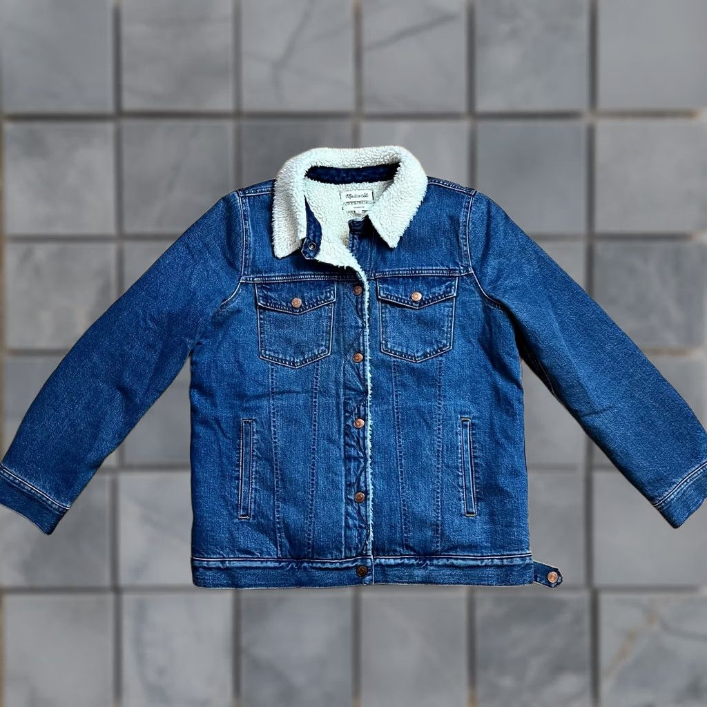 Madewell Madewell Jean Jacket Womens Medium Sherpa Lined Denim Snap Oversized Trucker Jacket Women M Blue Bomber Style Size 32" / US 10 / IT 46 - 1 Thumbnail