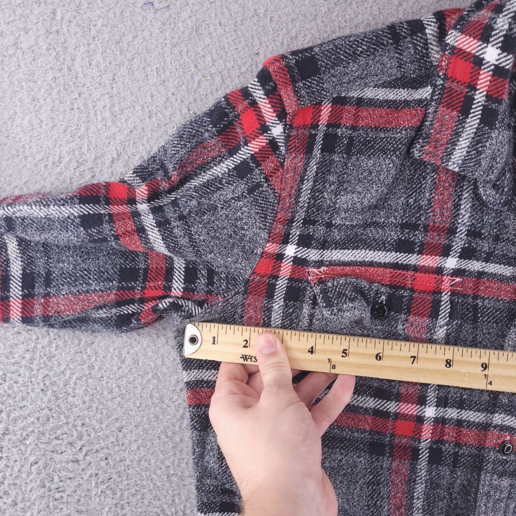 Gap **Red Flannel Gap Mens Heavyweight Button-Up Shirt** User: **Black Flannel Gap Mens Heavyweight Button-Up Shirt** Size US S / EU 44-46 / 1 - 6 Thumbnail