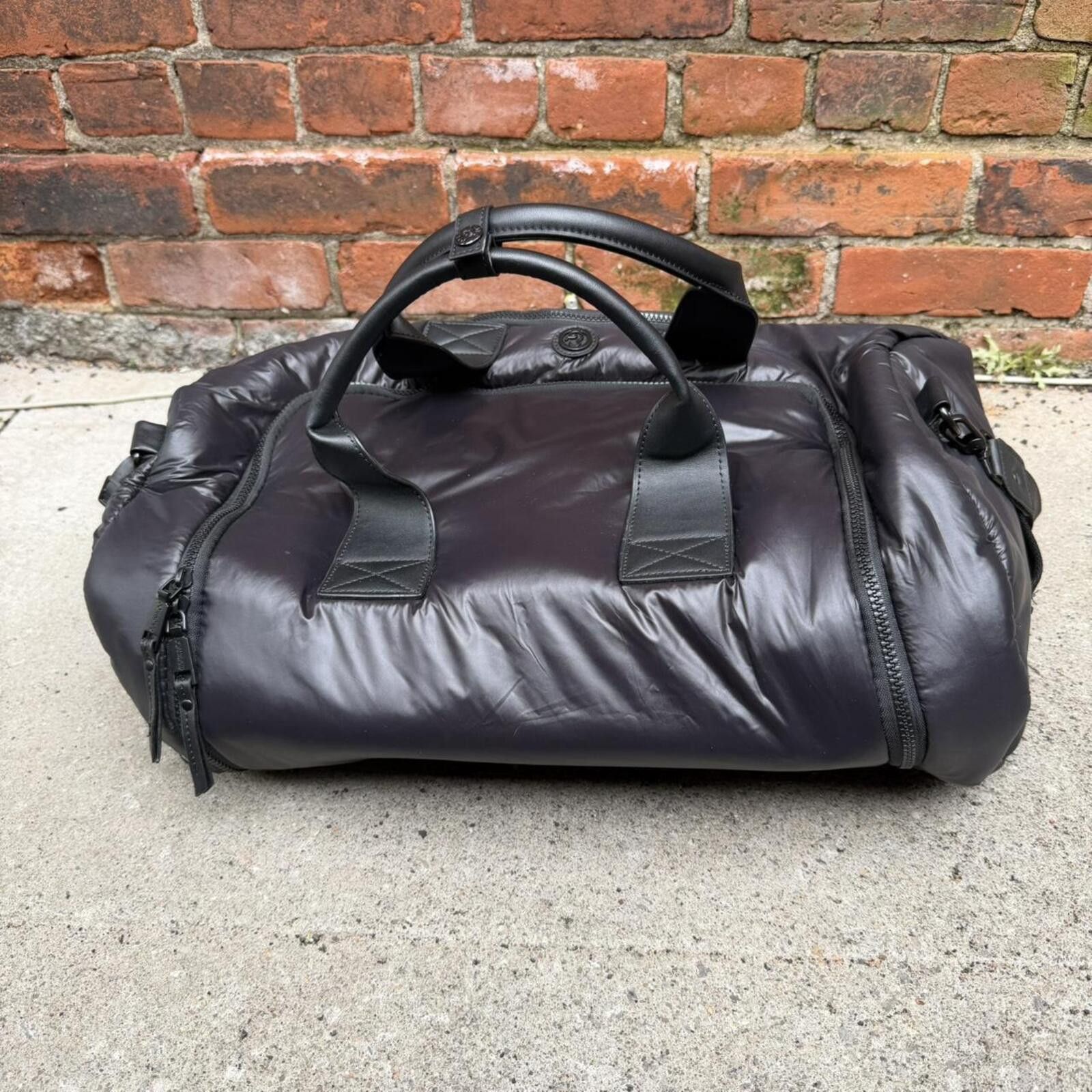 Other Joan & David black puffer nylon quilted weekender duffle bag Size ONE SIZE - 4 Thumbnail