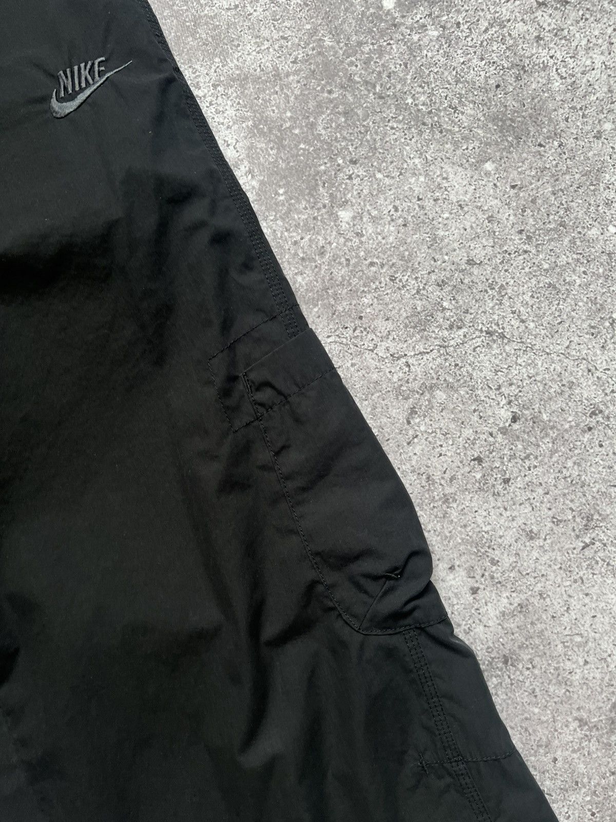 Vintage Vintage Nike Y2K Swoosh Cargo Pants Size 32" / US 10 / IT 46 - 5 Thumbnail