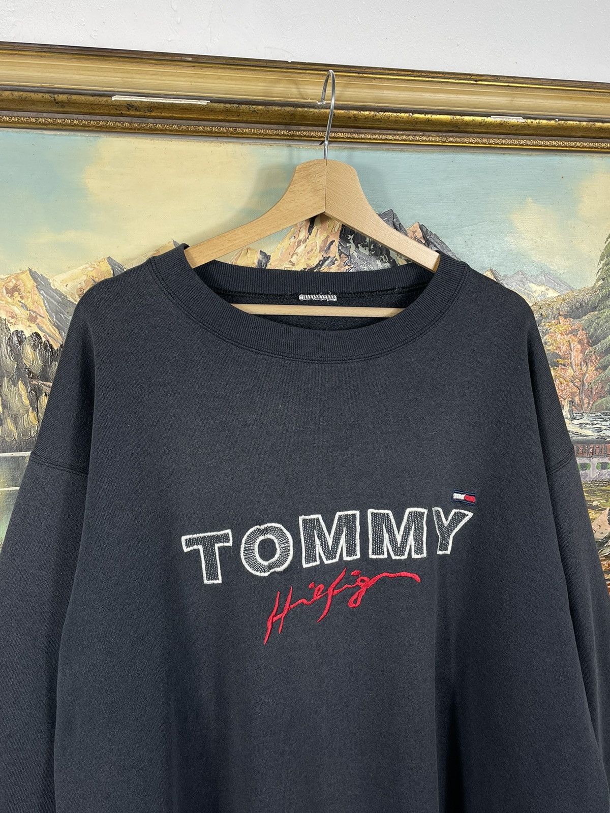 Tommy Hilfiger × Vintage TOMMY HILFIGER 90S VINTAGE CENTER LOGO OVERSIZE SWEATSHIRT Size US L / EU 52-54 / 3 - 4 Thumbnail