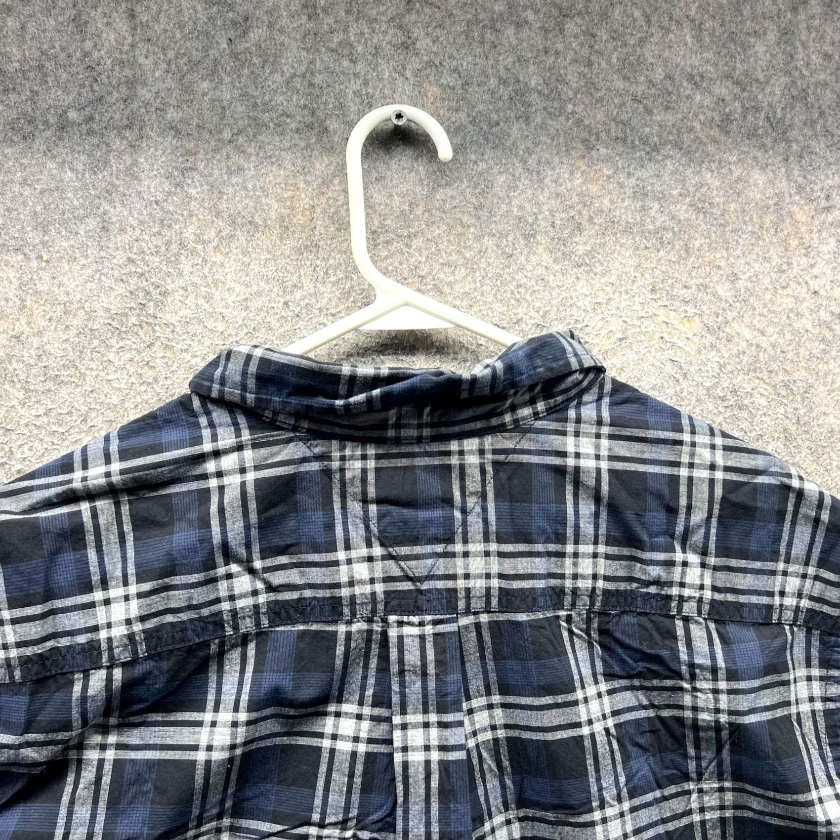 Tommy Hilfiger Tommy Hilfiger Shirt Mens XL Blue Black Plaid Short Sleeve Classic Fit Oxford Shirt Size US XL / EU 56 / 4 - 3 Thumbnail
