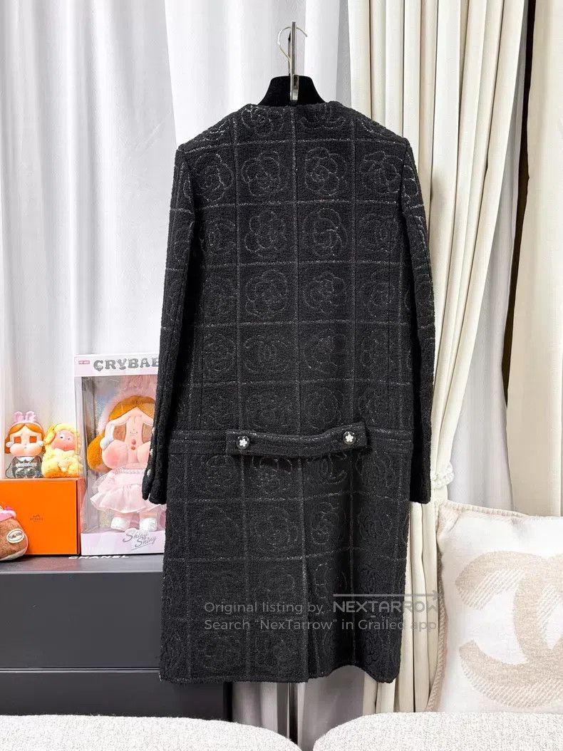 Chanel Chanel Dark-patterned camellia round-neck long coat Size XS / US 0-2 / IT 36-38 - 2 Thumbnail