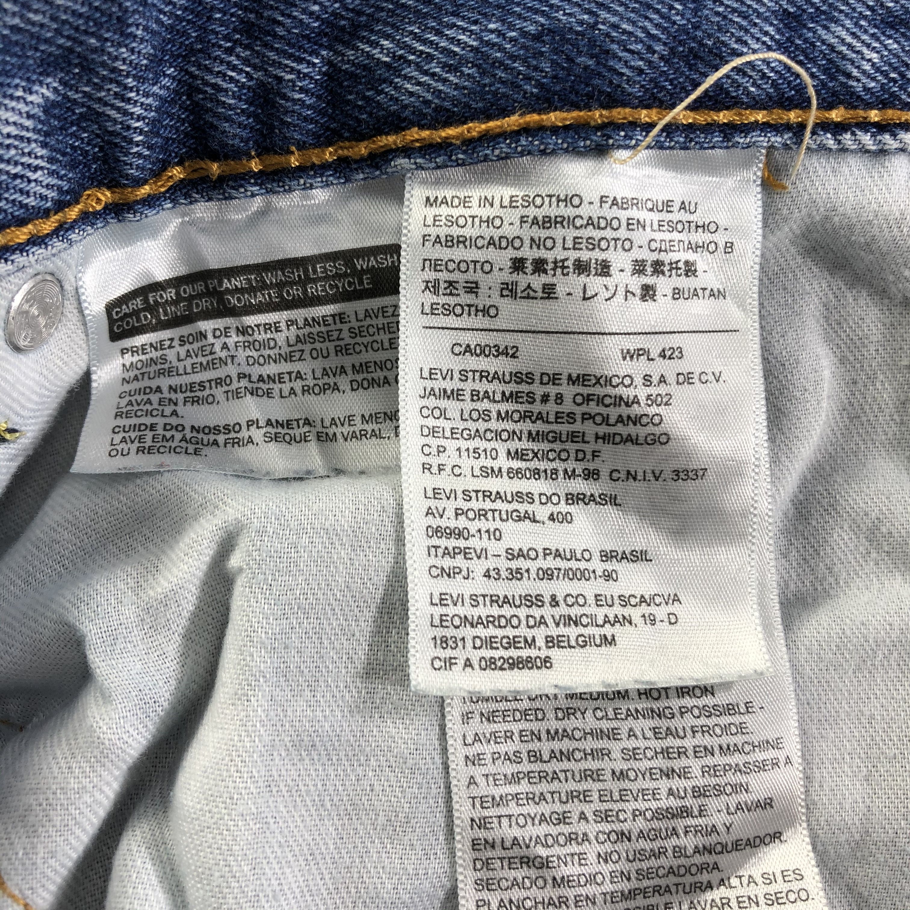 Levi's Vintage Light Wash Levis 505 Jeans-J3273 Size US 35 - 12 Thumbnail