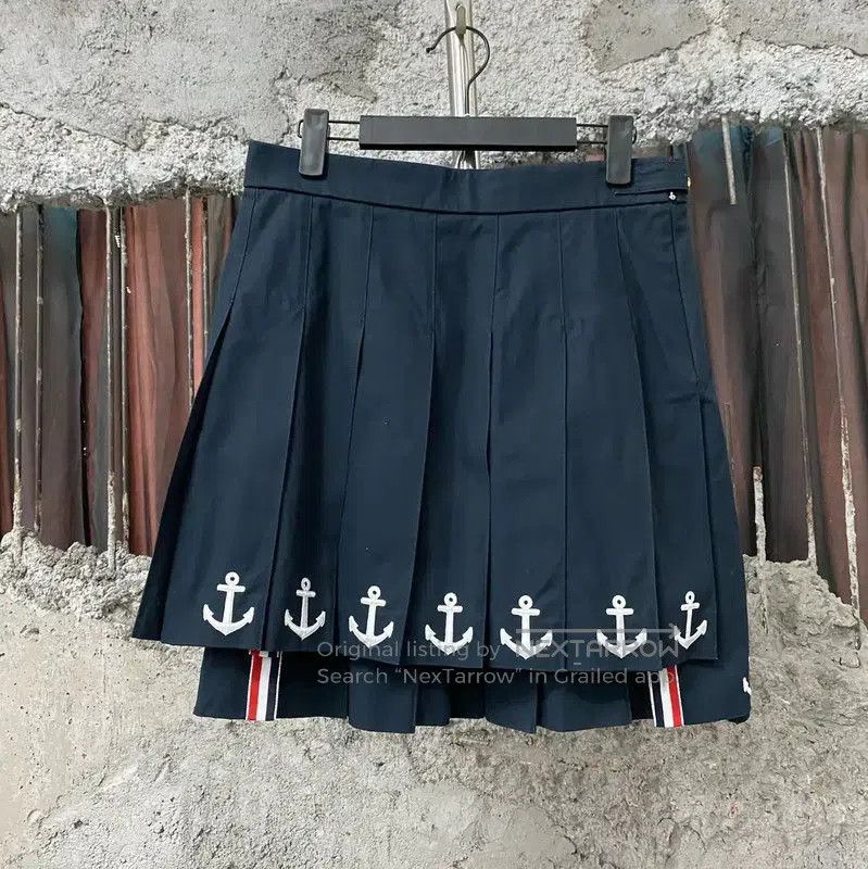 Thom Browne Thom Browne Navy Pleated Skirt for Summer . Size 26" / US 2 / IT 38 - 1 Thumbnail