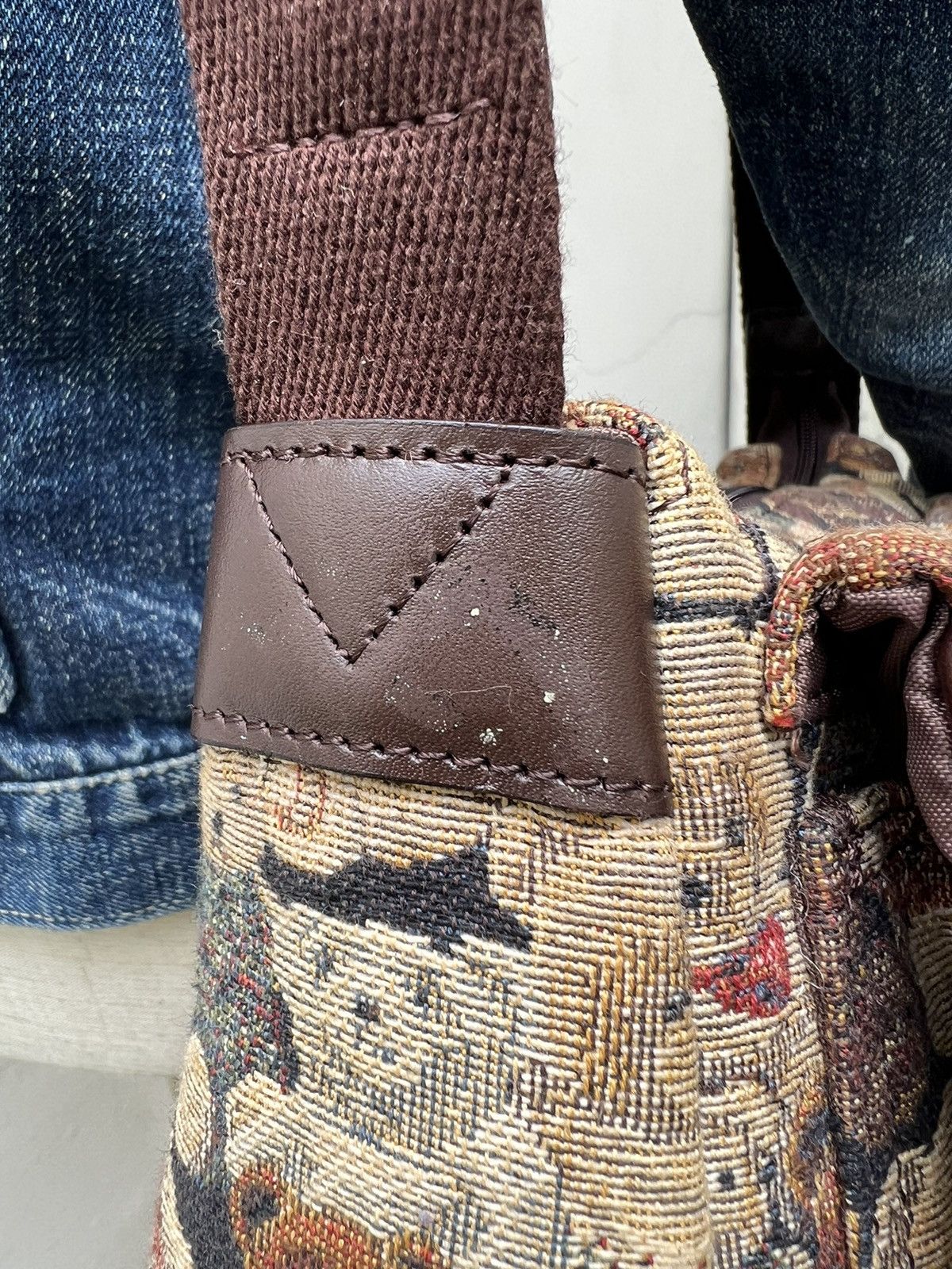 Japanese Brand Vintage Yamatoya Tokyo Ravi Ravi Jacquard Bears Sling Bag Size ONE SIZE - 21 Thumbnail