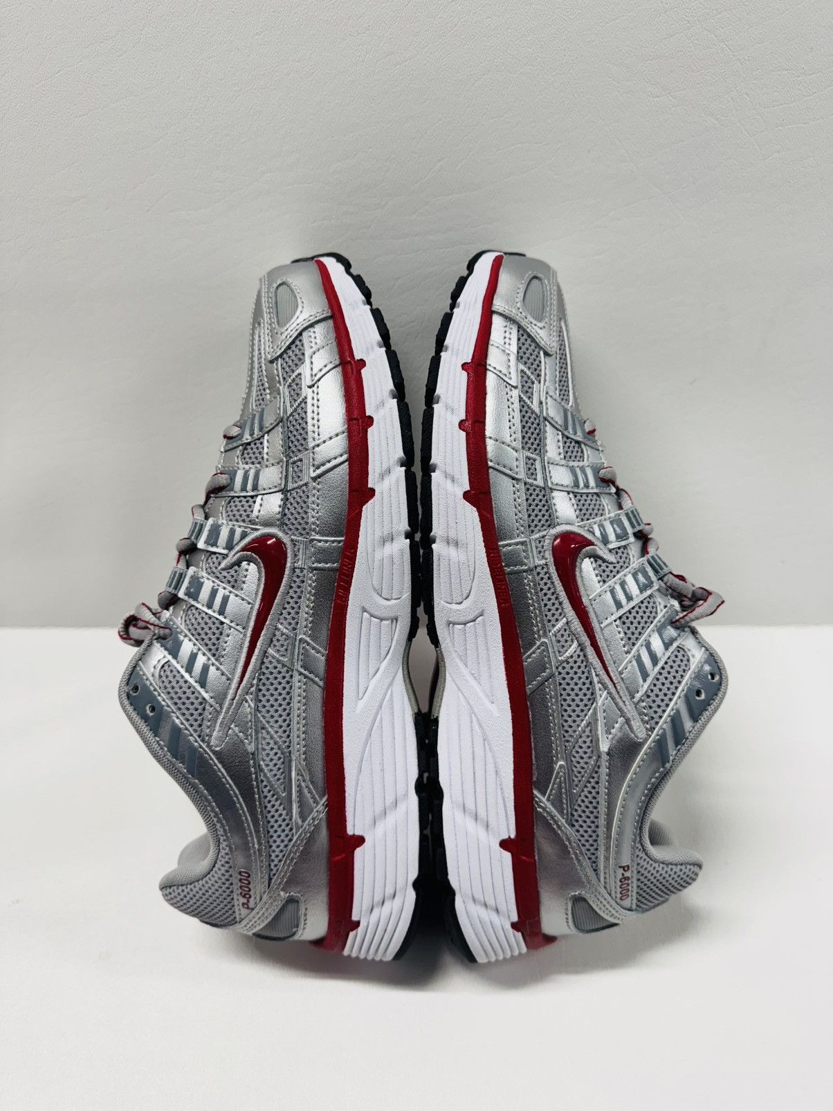 Nike Nike P 6000 Metallic Silver/Gym Red/Cool Grey Size US 11.5 / EU 44-45 - 2 Thumbnail