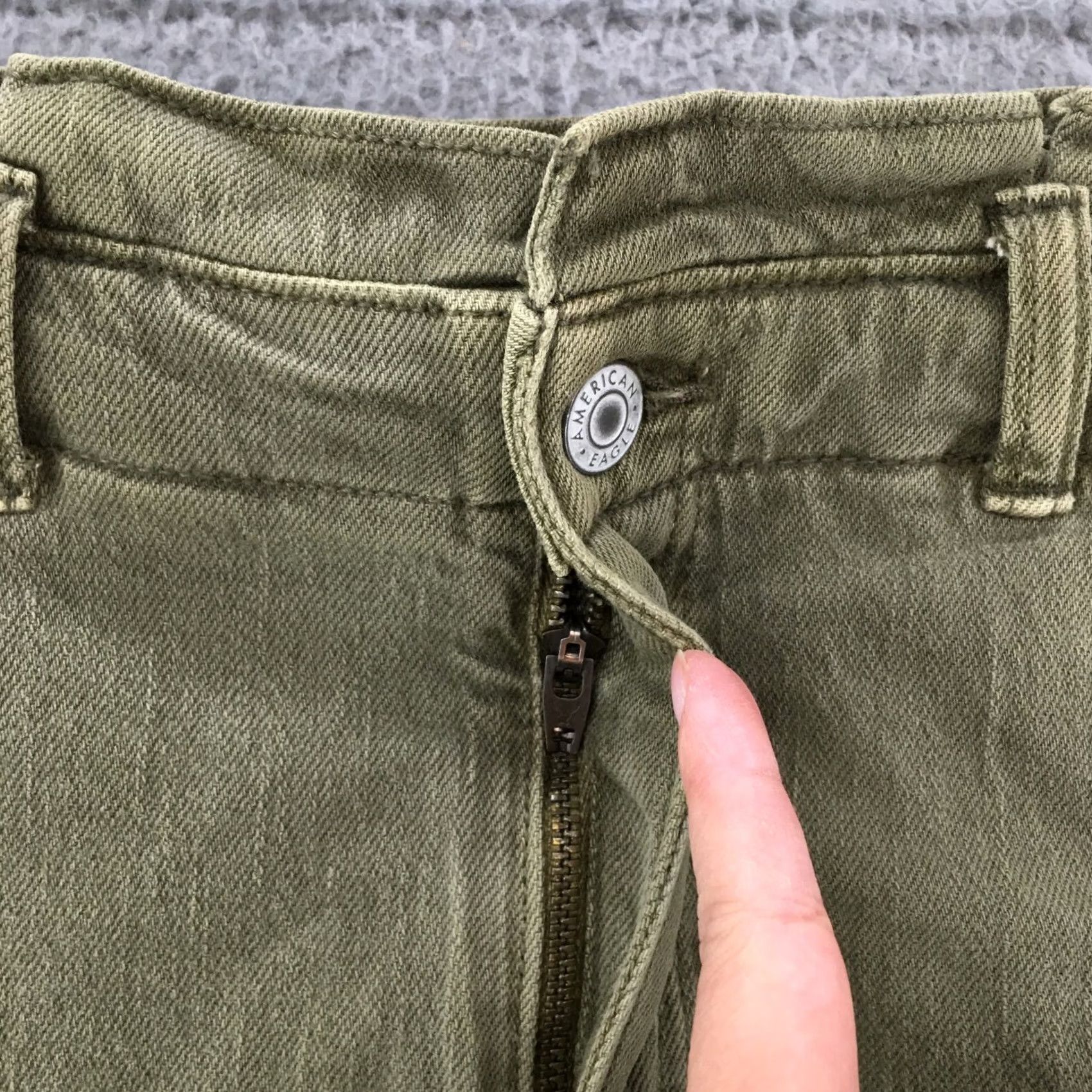 American Eagle Outfitters American Eagle Outfitters Skirt Womens 6 Green Stretch Mini Short Zip Fly Casual Everyday Ready to Wear-? Size 28" / US 6 / IT 42 - 3 Thumbnail