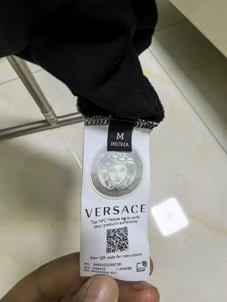 Versace Versace Black short sleeves Size US M / EU 48-50 / 2 - 3 Thumbnail