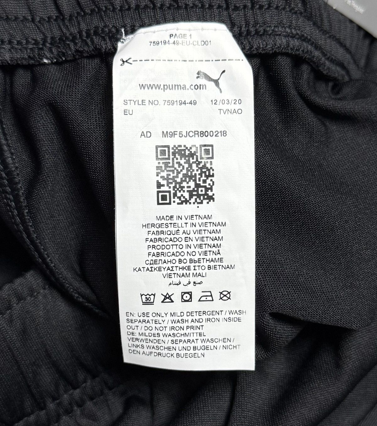 Puma Manchester City 2021 2022 Home Football Soccer Shorts Puma Size US 32 / EU 48 - 13 Thumbnail