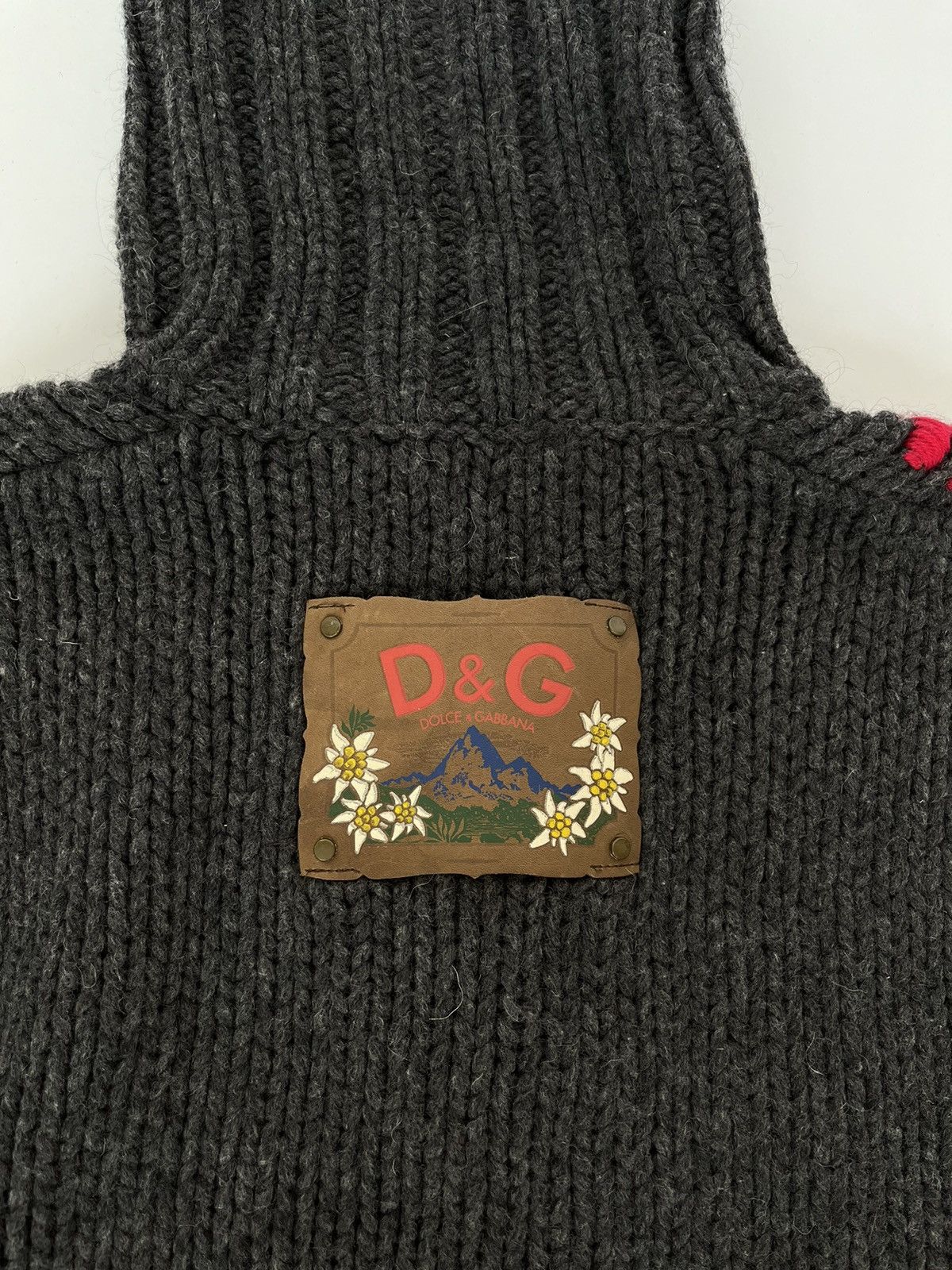 Dolce & Gabbana thick flower embroidered turtleneck Size US L / EU 52-54 / 3 - 5 Thumbnail