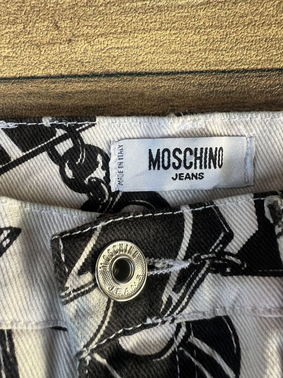 Moschino Moschino hanging ring full print pants Size 28" / US 6 / IT 42 - 10 Thumbnail