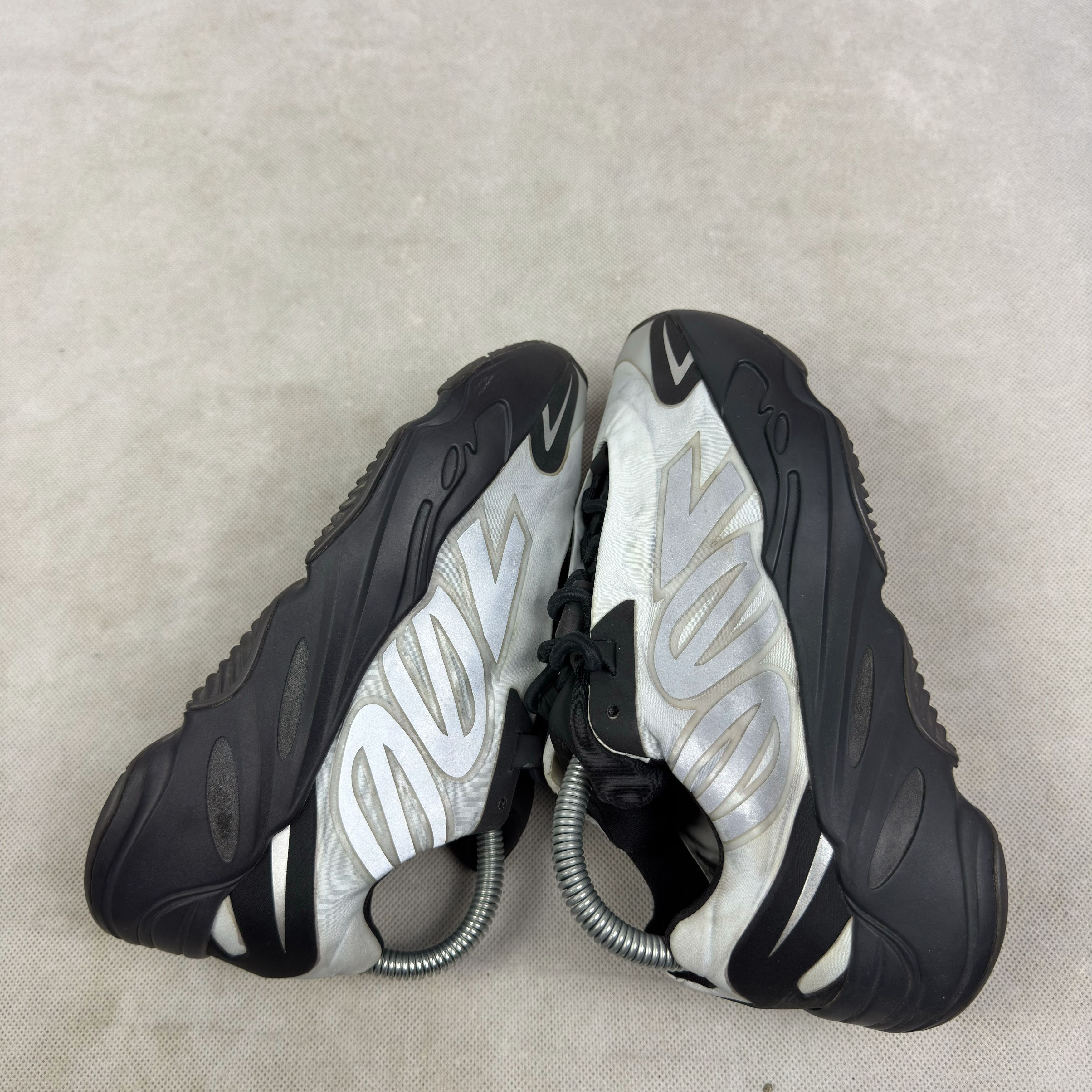 Adidas Adidas Yeezy Boost 700 MNVN GZ0711 Sneakers Shoes 6 Size US 6 / EU 39 - 4 Thumbnail