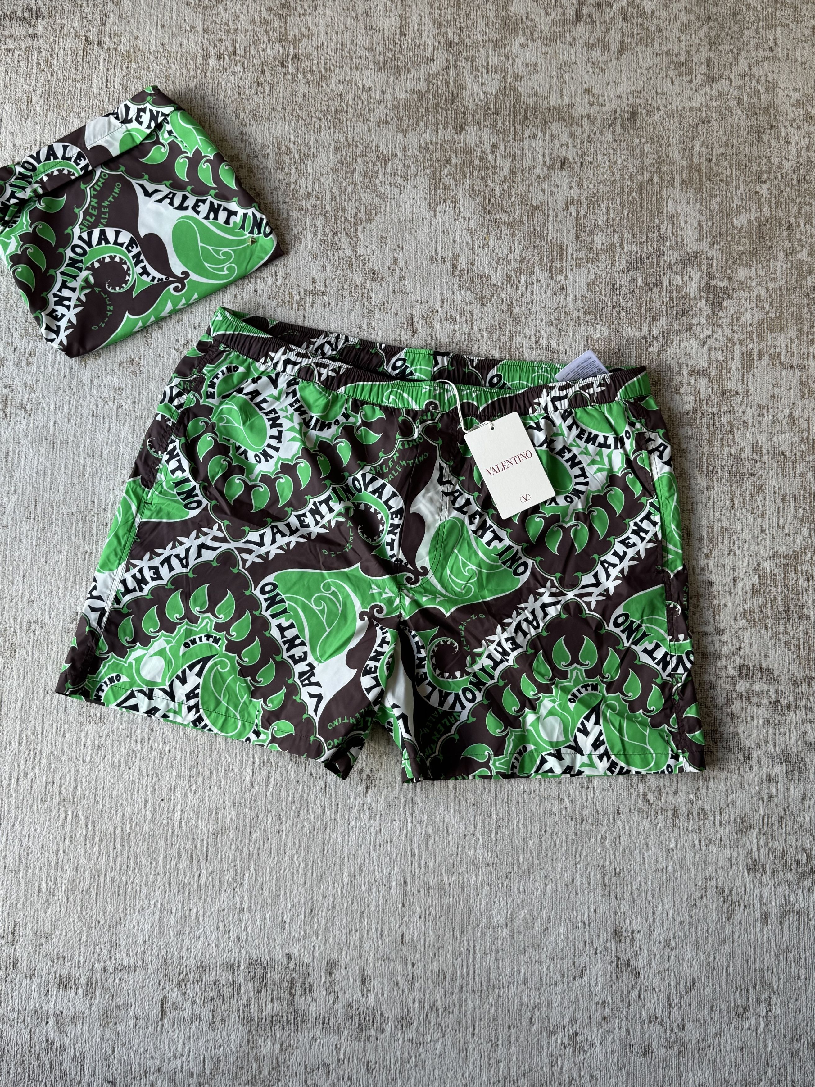 Valentino Valentino Shorts | size 52 Size US 36 / EU 52 - 1 Thumbnail