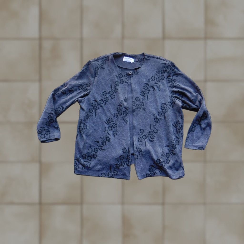 Vintage VINTAGE Alfred Dunner Cardigan Womens XL Gray Black Floral Velvet Burnout Crewneck Long Sleeve USA Size XL / US 12-14 / IT 48-50 - 1 Thumbnail