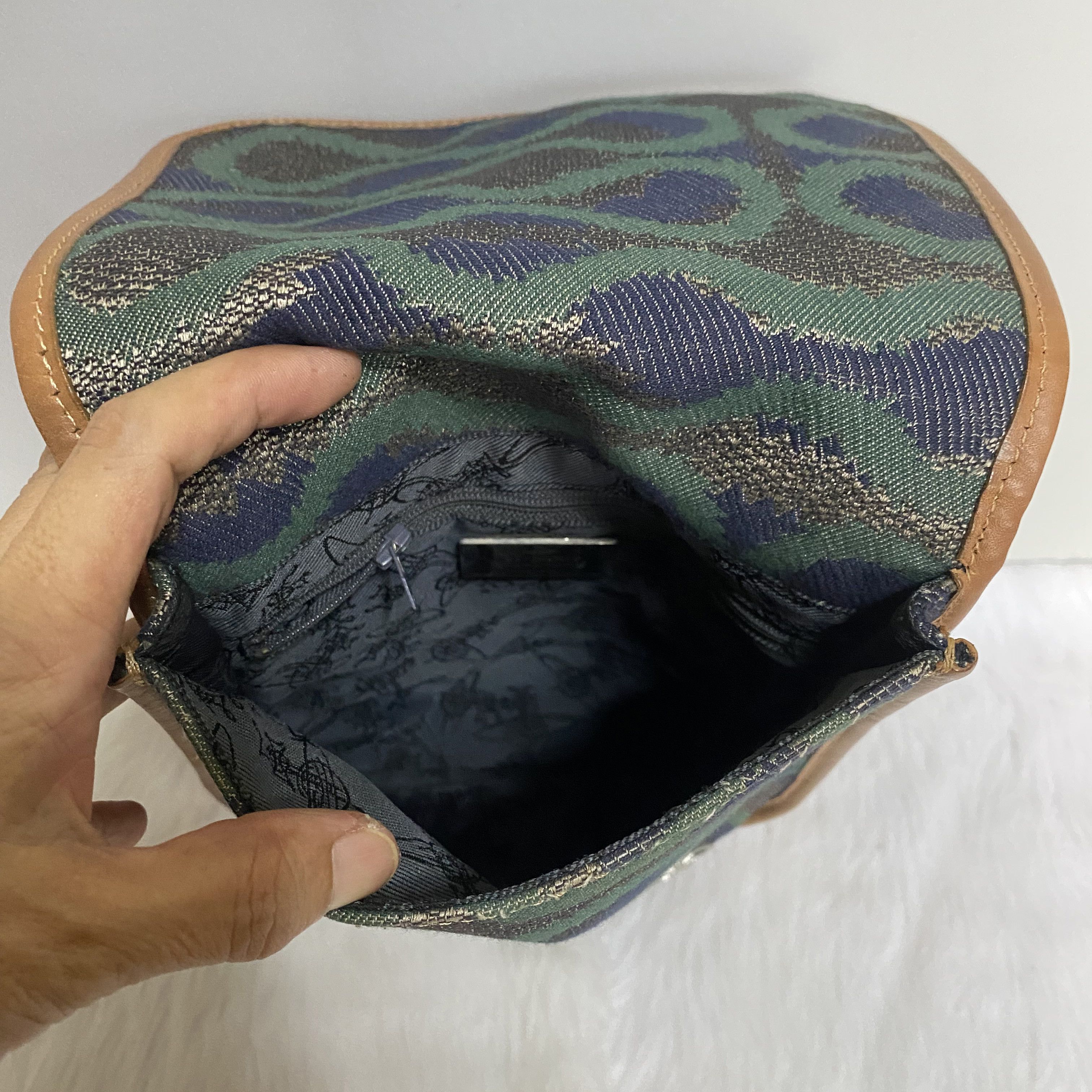Vintage × Vivienne Westwood Vivienne Westwood Blue Green Safari Crossbody Bag Size ONE SIZE - 11 Thumbnail