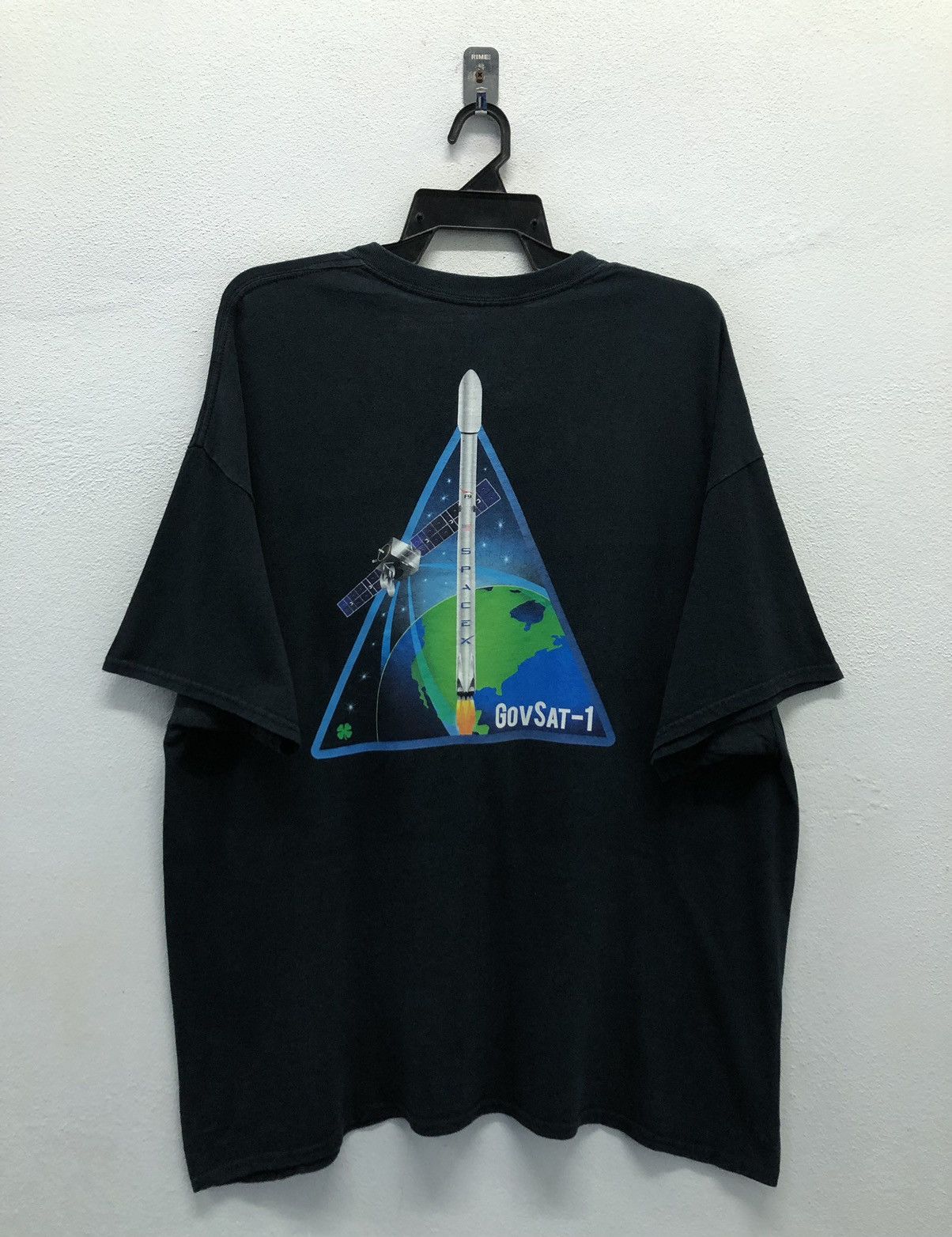 Vintage Vintage SpaceX GOVSAT-1 T-Shirt Size US XXL / EU 58 / 5 - 1 Thumbnail