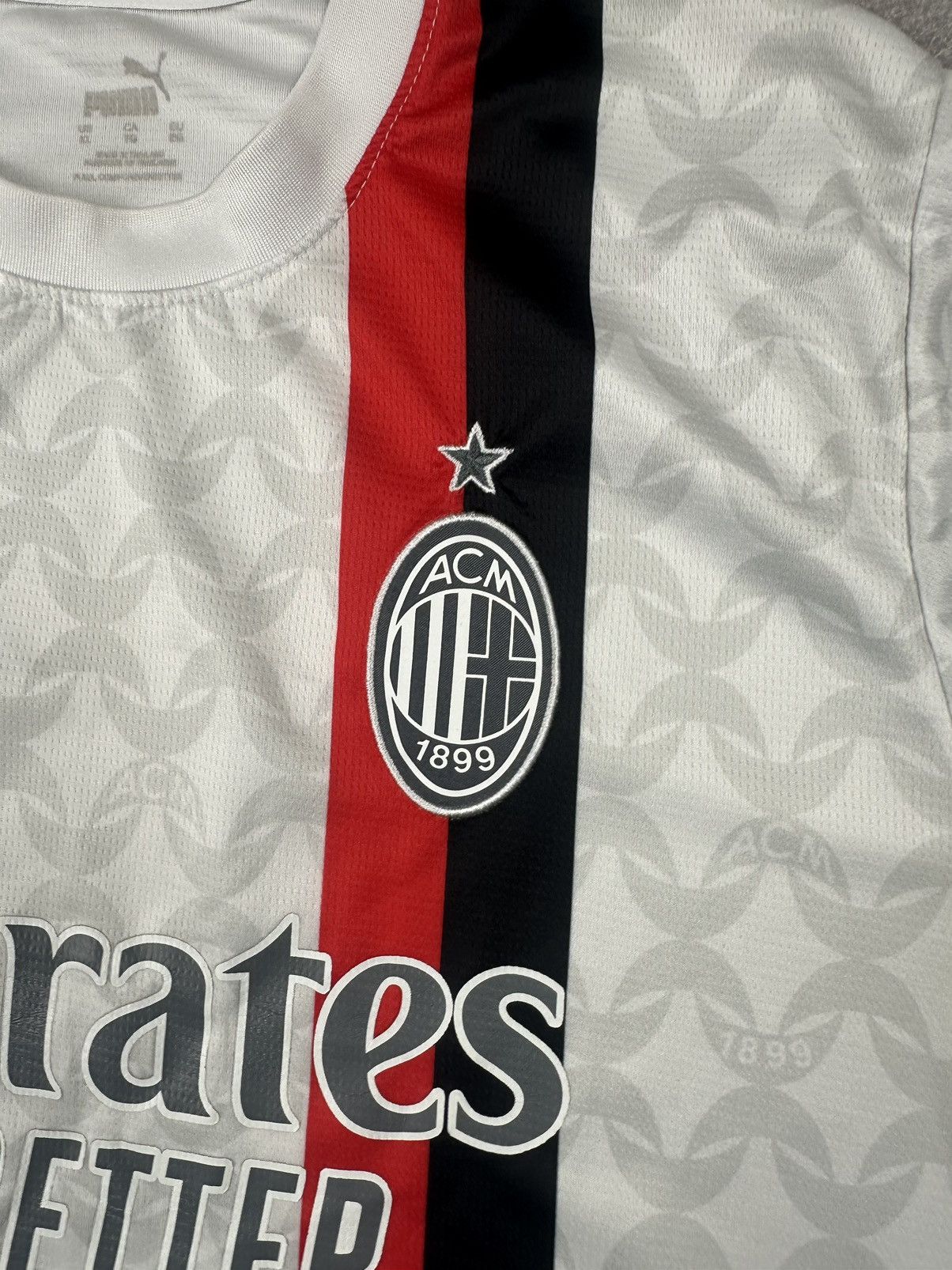 Puma Puma Ac Milan Away 2023/24 Theo #19 Soccer Jersey Size US XL / EU 56 / 4 - 8 Thumbnail