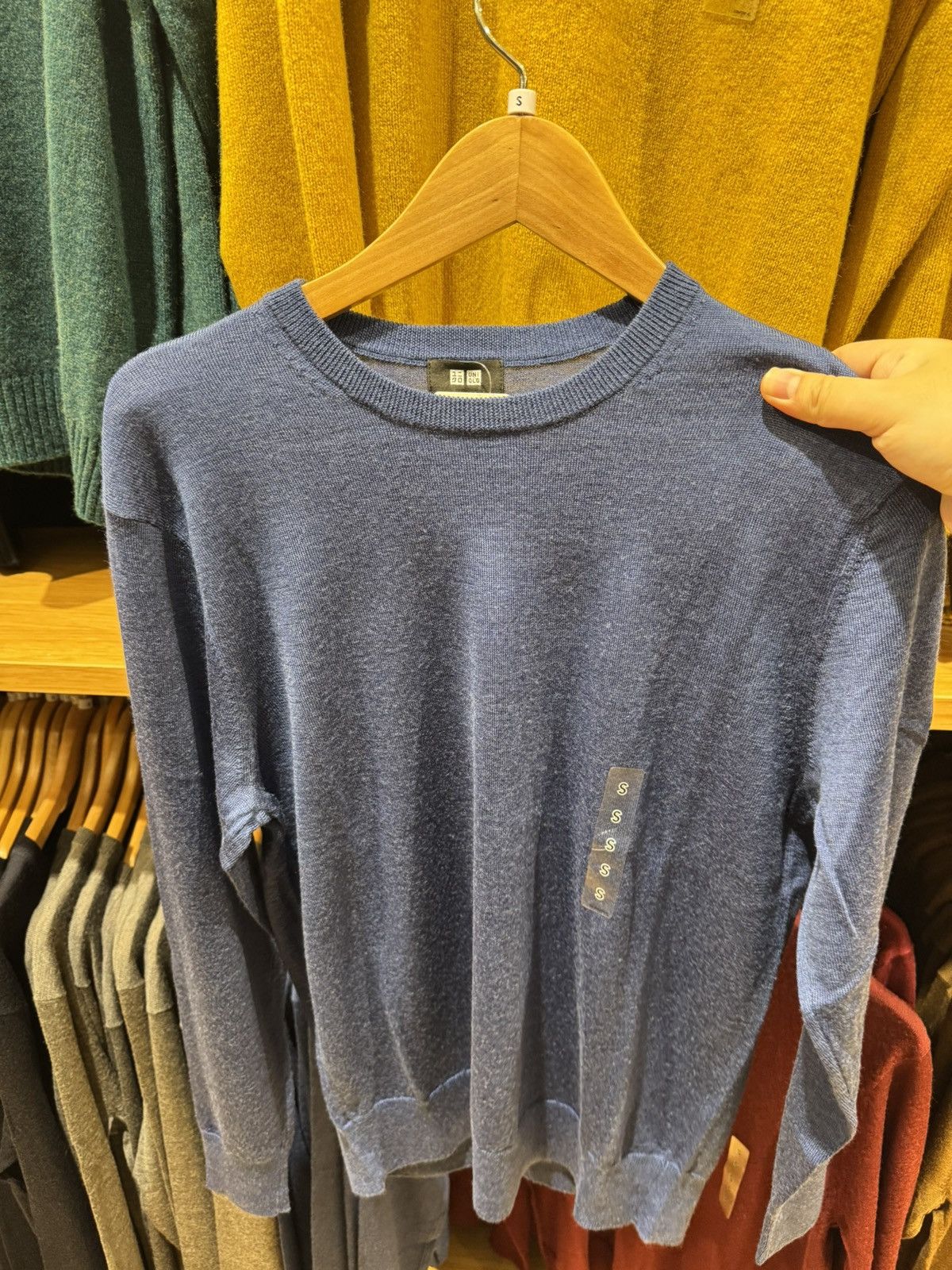 Uniqlo Uniqlo Merino Crew Neck Sweater Size US S / EU 44-46 / 1 - 7 Thumbnail