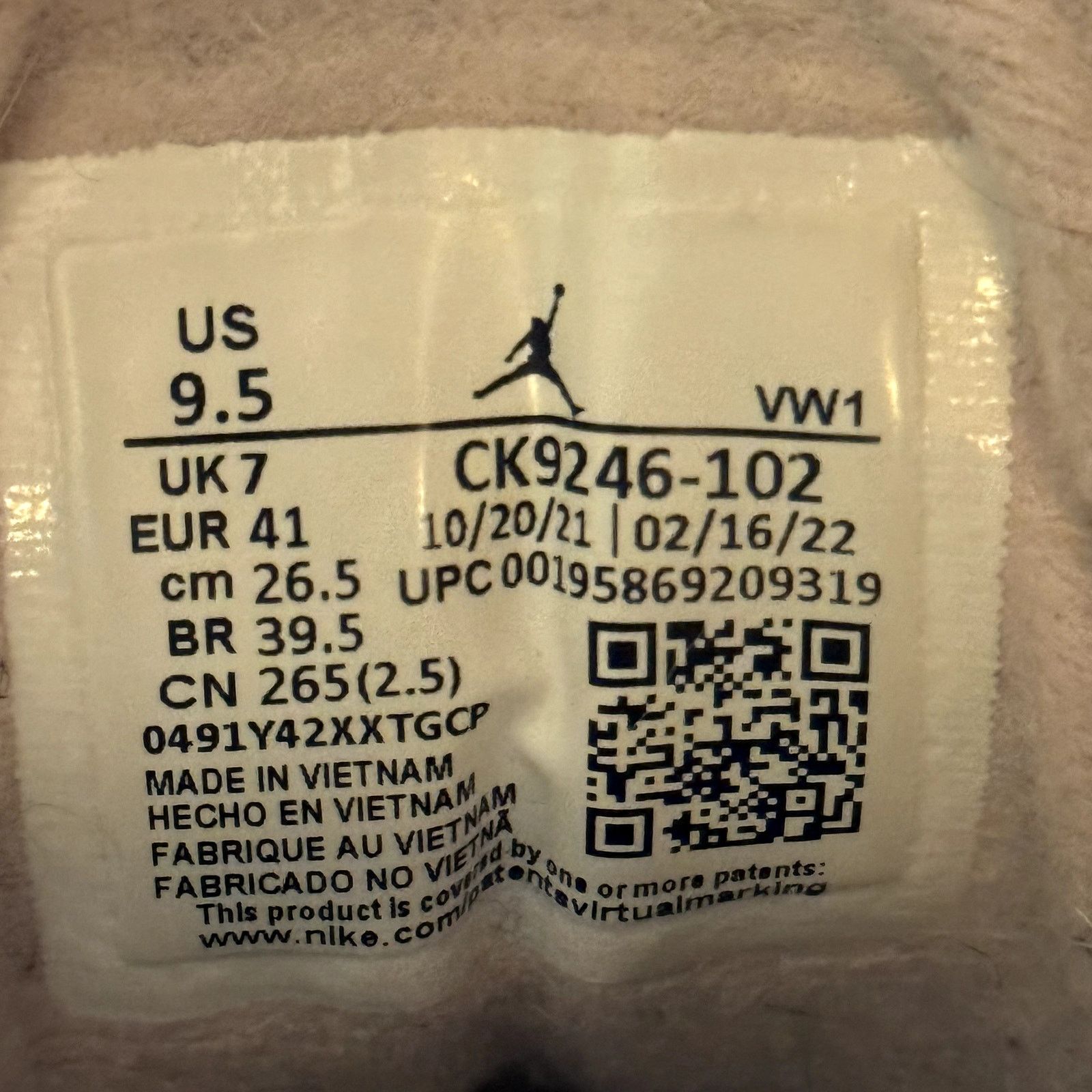 Jordan Brand × Nike Nike Air Jordan 3 Retro Neapolitan Women's Shoes - Size 9.5 Size US 9.5 / IT 39.5 - 7 Thumbnail