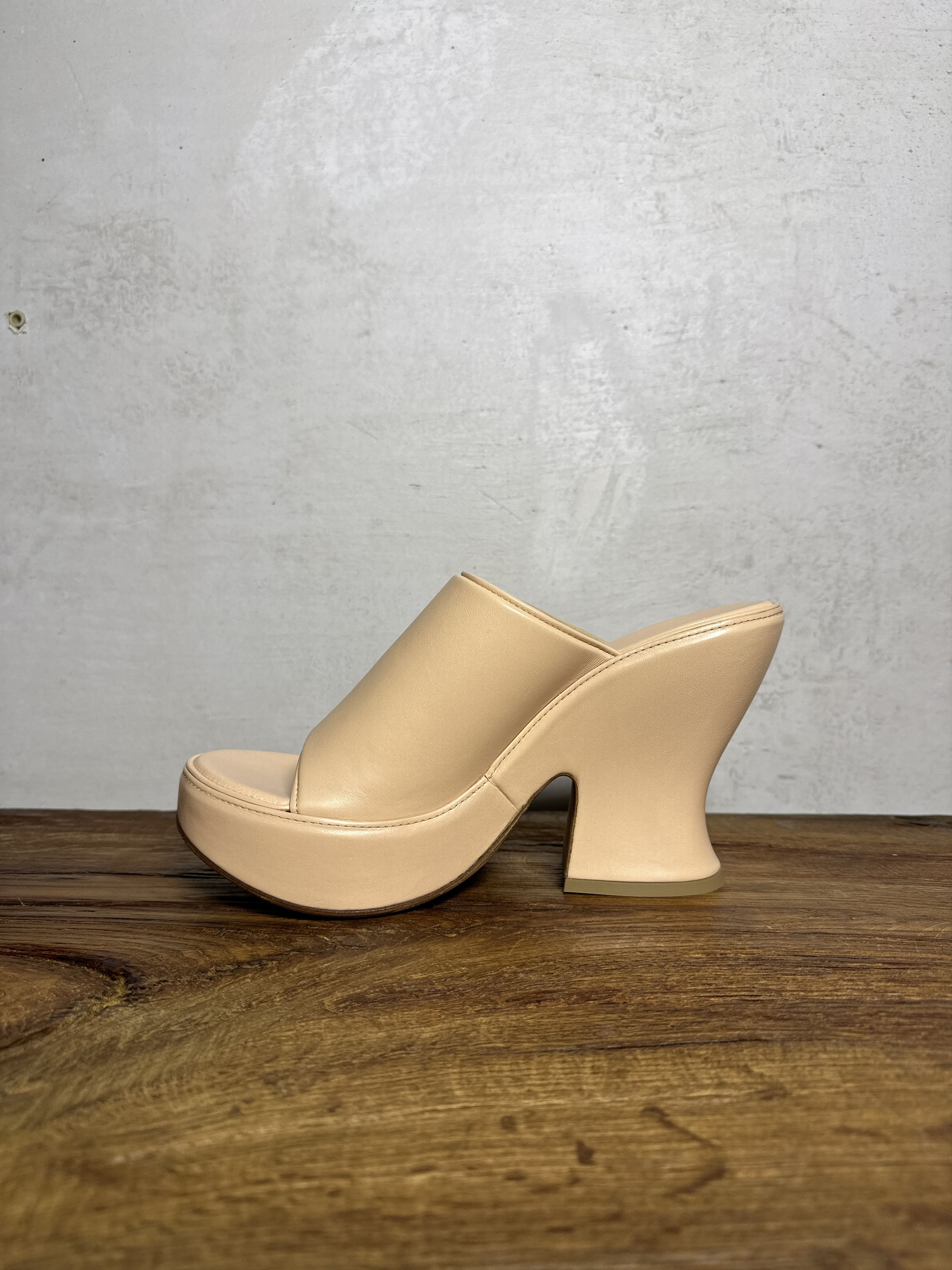 Bottega Veneta Bottega Veneta Cream Wedge Heeled Sandals Size US 10 / IT 40 - 11 Thumbnail