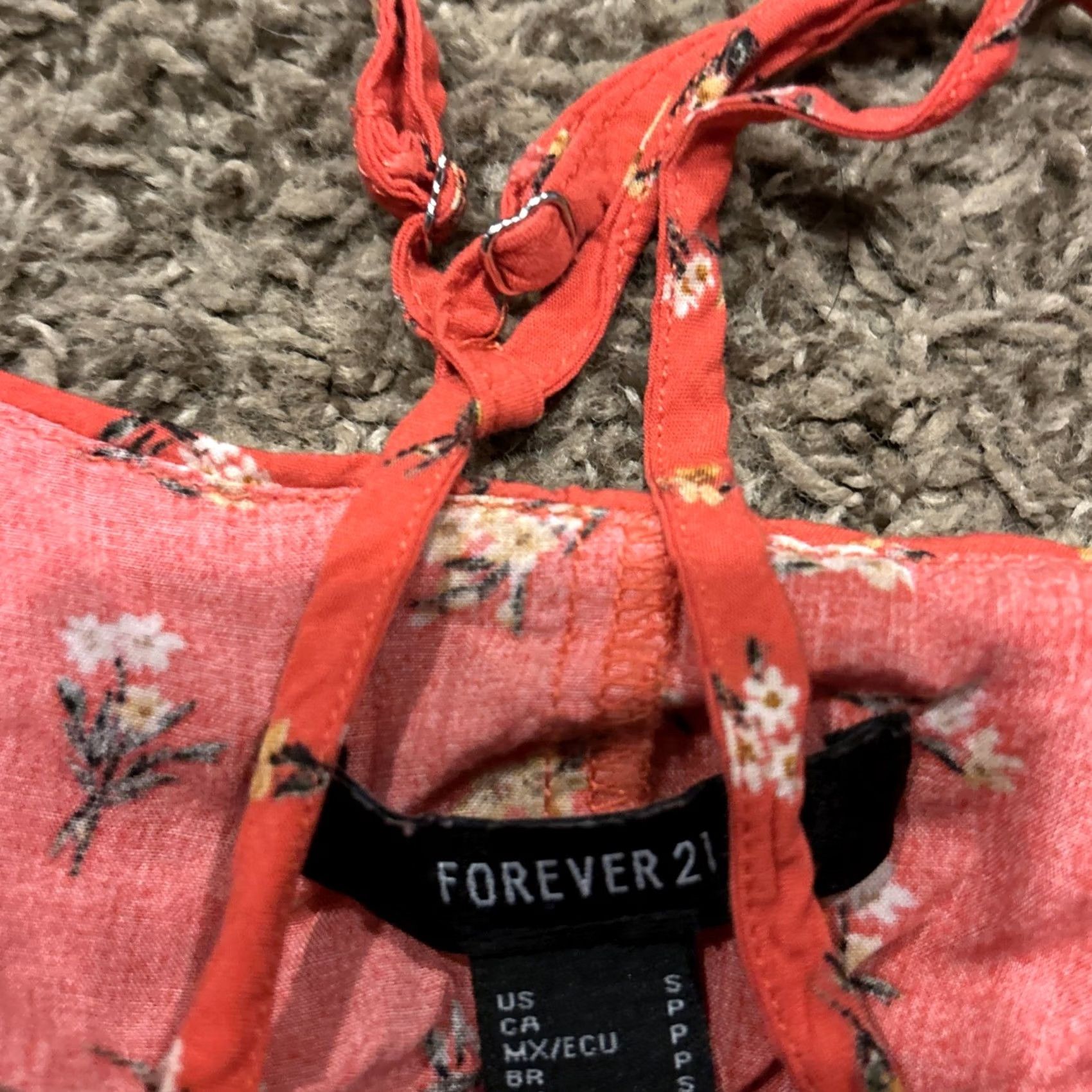 Forever 21 FOREVER 21 Crop Halter Top Tank Womens S Floral Print Sleeveless Cropped Multicolor Casual Summer Crop Tops Womens Size S / US 4 / IT 40 - 2 Thumbnail