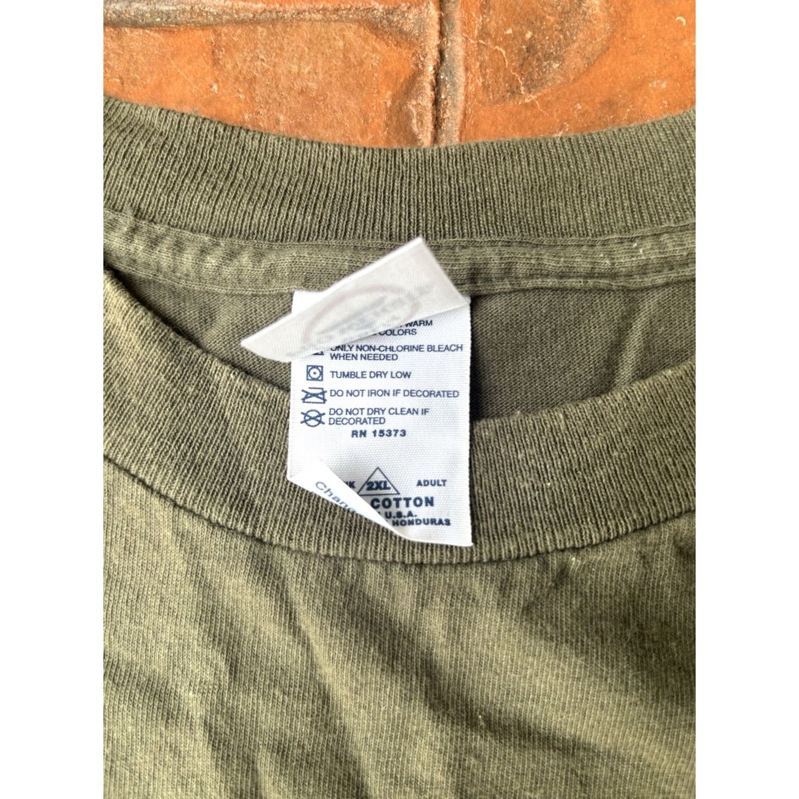 Delta VINTAGE Delta Guitars T-Shirt 2XL Men Green Cotton Crew Neck Short Sleeve Graphic Print 1990s 80s 90s Music Rock Punk Retro USA Guitar Pattern Logo Size US XXL / EU 58 / 5 - 3 Thumbnail