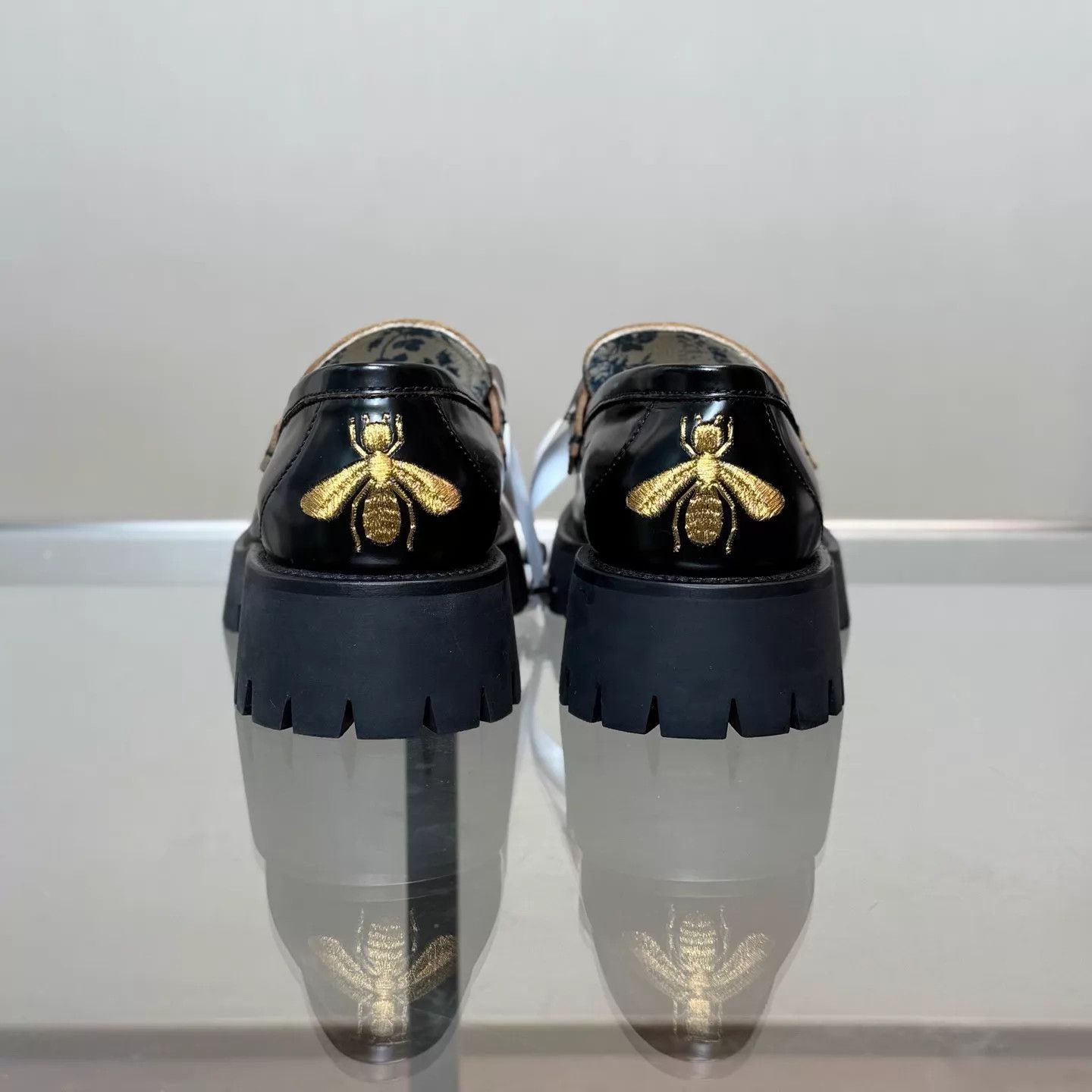 Gucci Gucci Women's Bee Loafer 37 99 2180 DM1967 Size US 6.5 / IT 36.5 - 4 Thumbnail