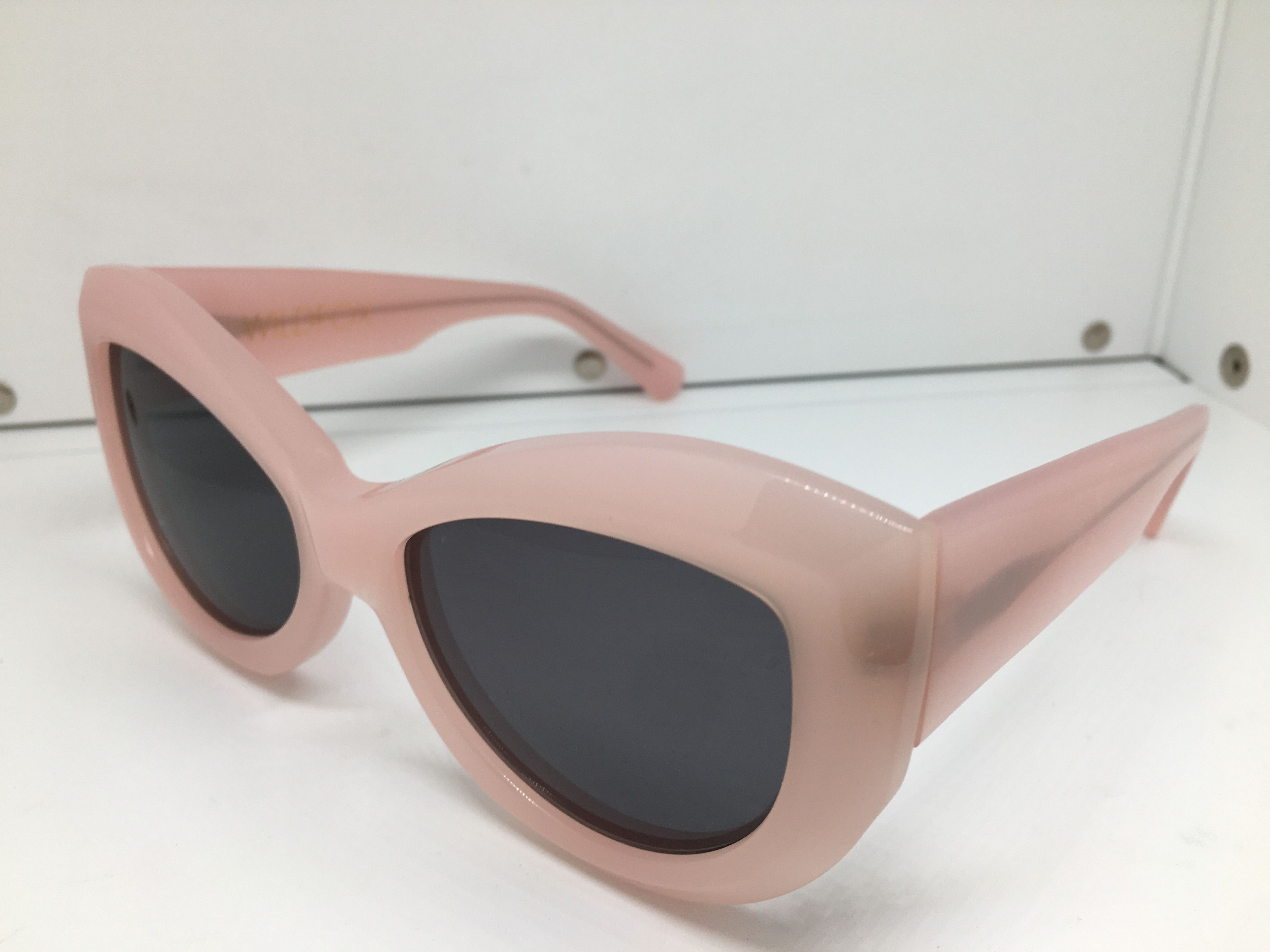 Wildfox Vintage Wildfox Kitten Cateye Chunky Sunglasses Size ONE SIZE - 4 Thumbnail